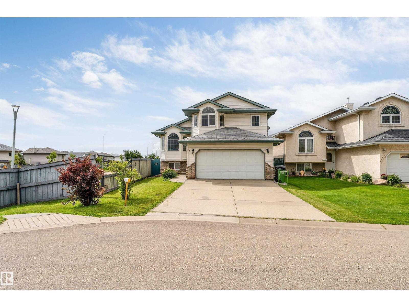5119 157 AV NW Property Photo 1