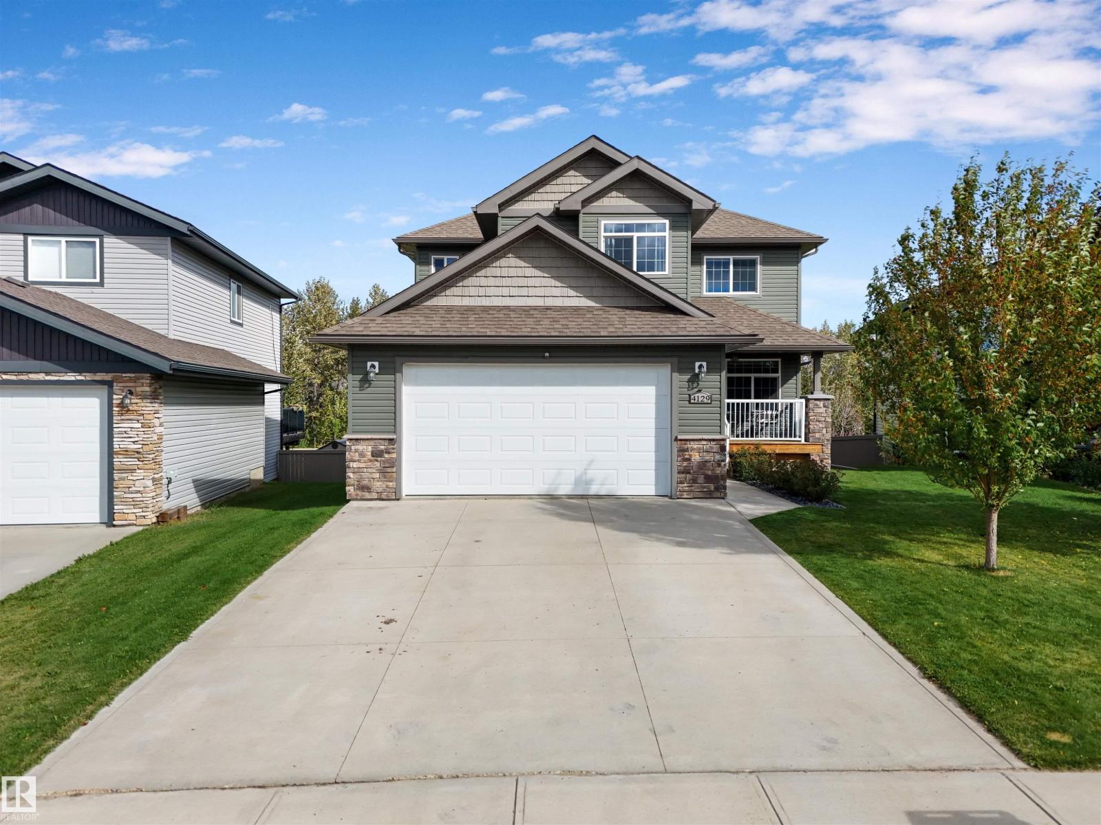 4129 40 St Property Photo 1