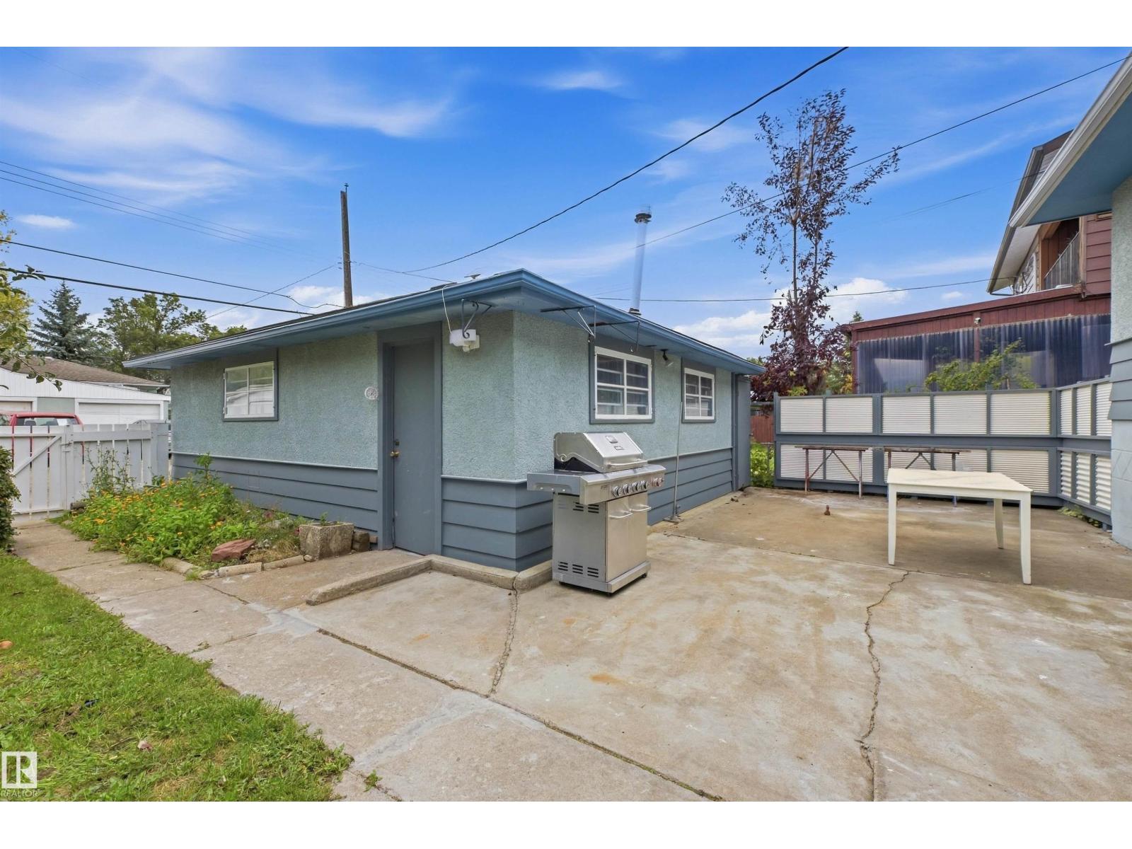 13024 Sherbrooke Av Nw Property Photo 4