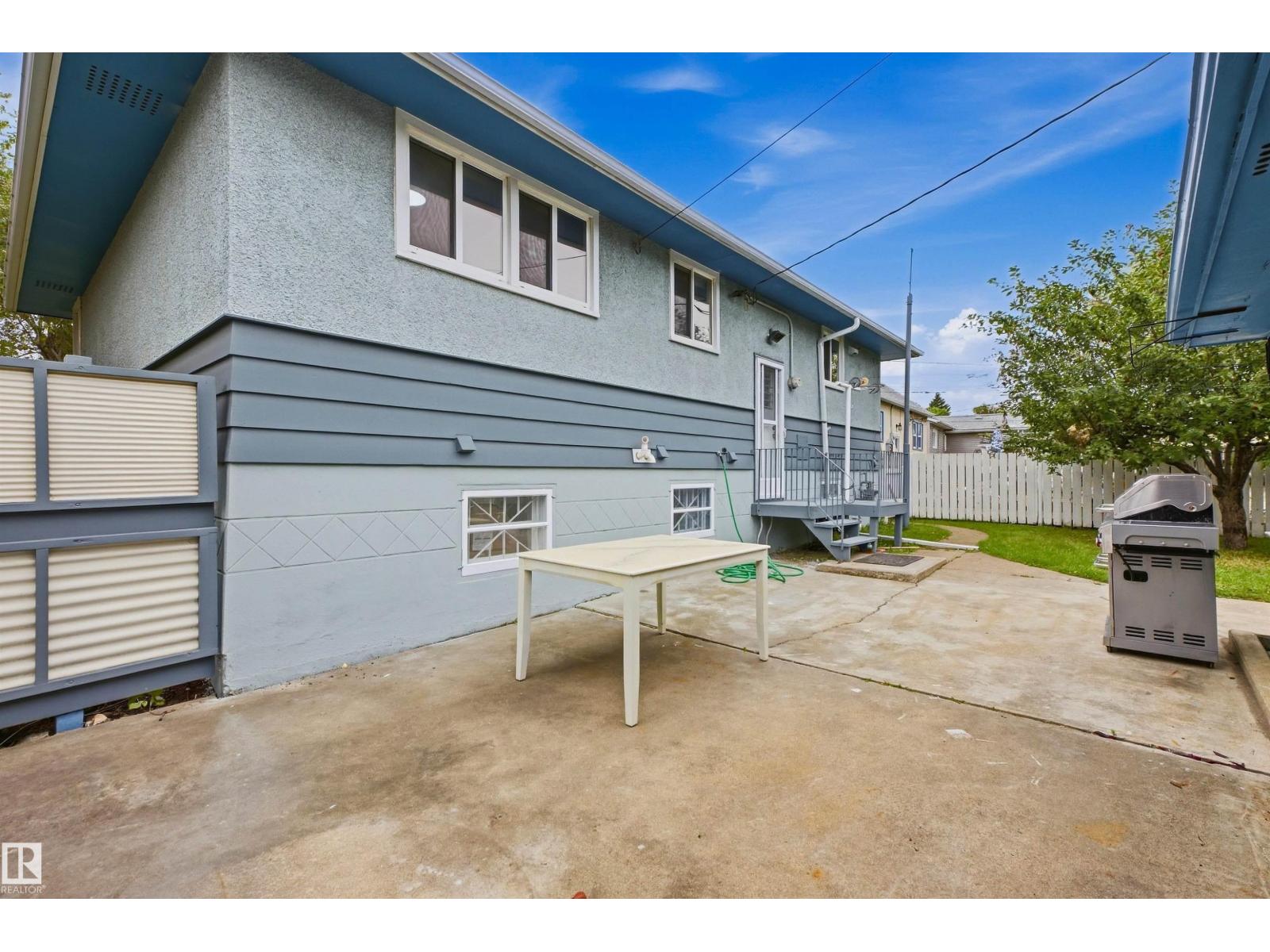 13024 Sherbrooke Av Nw Property Photo 8