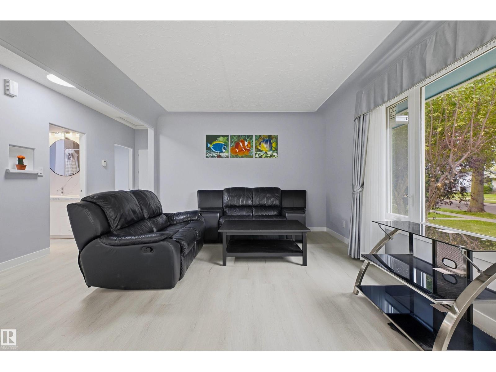 13024 Sherbrooke Av Nw Property Photo 12