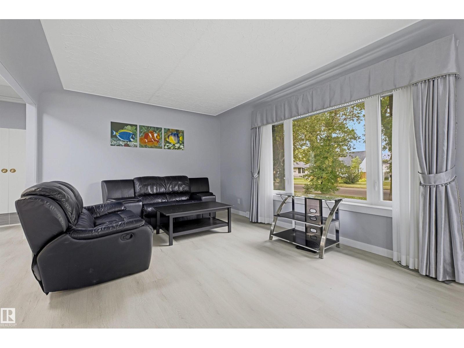 13024 Sherbrooke Av Nw Property Photo 13