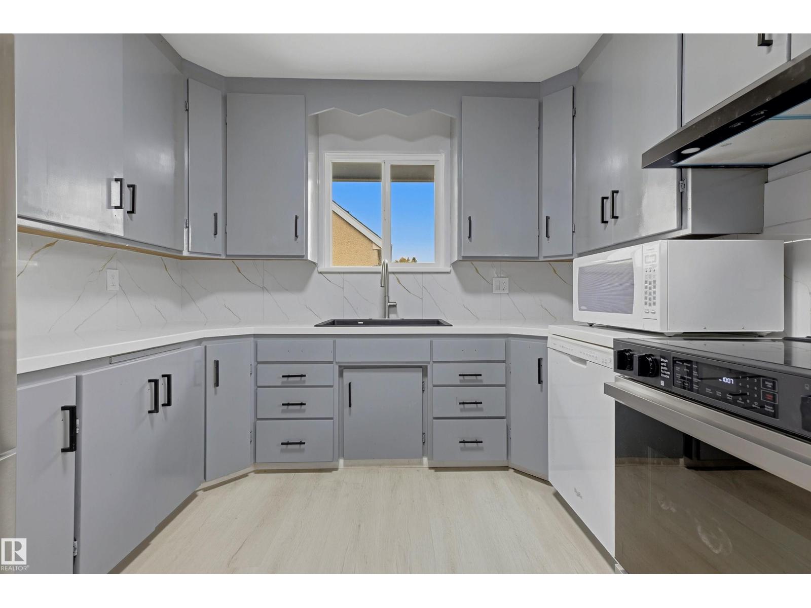 13024 Sherbrooke Av Nw Property Photo 18