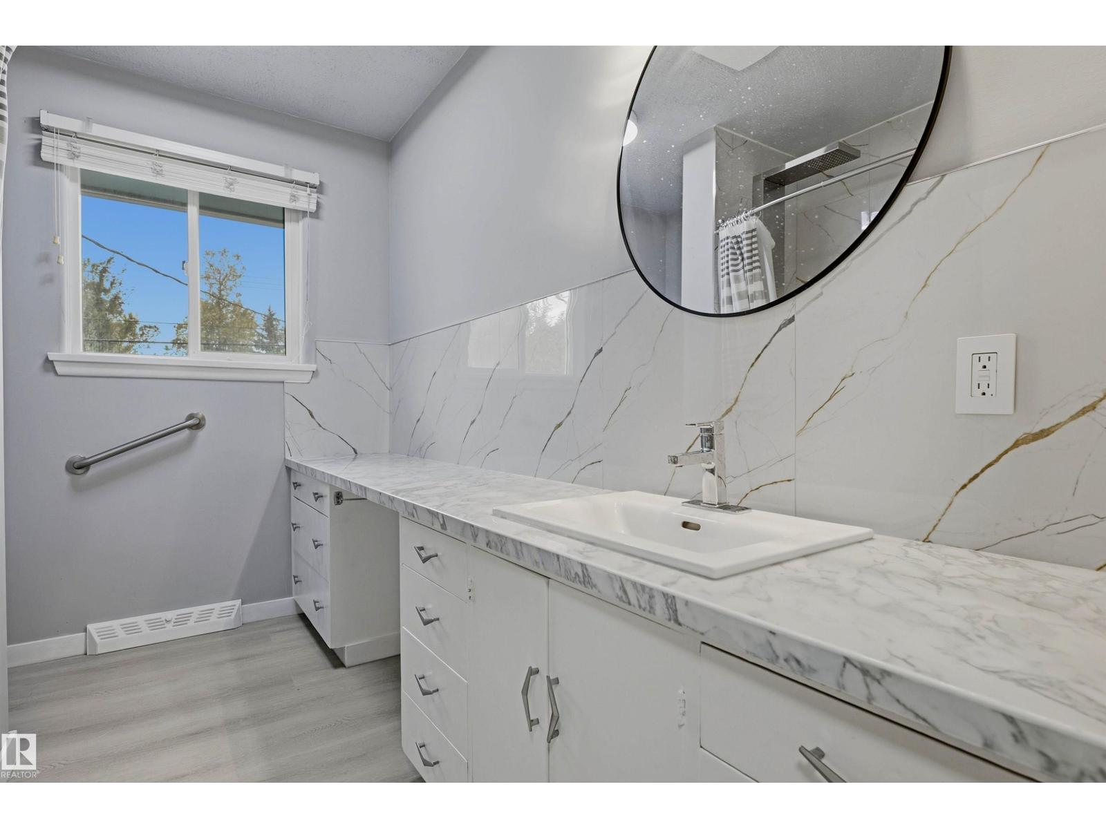 13024 Sherbrooke Av Nw Property Photo 22
