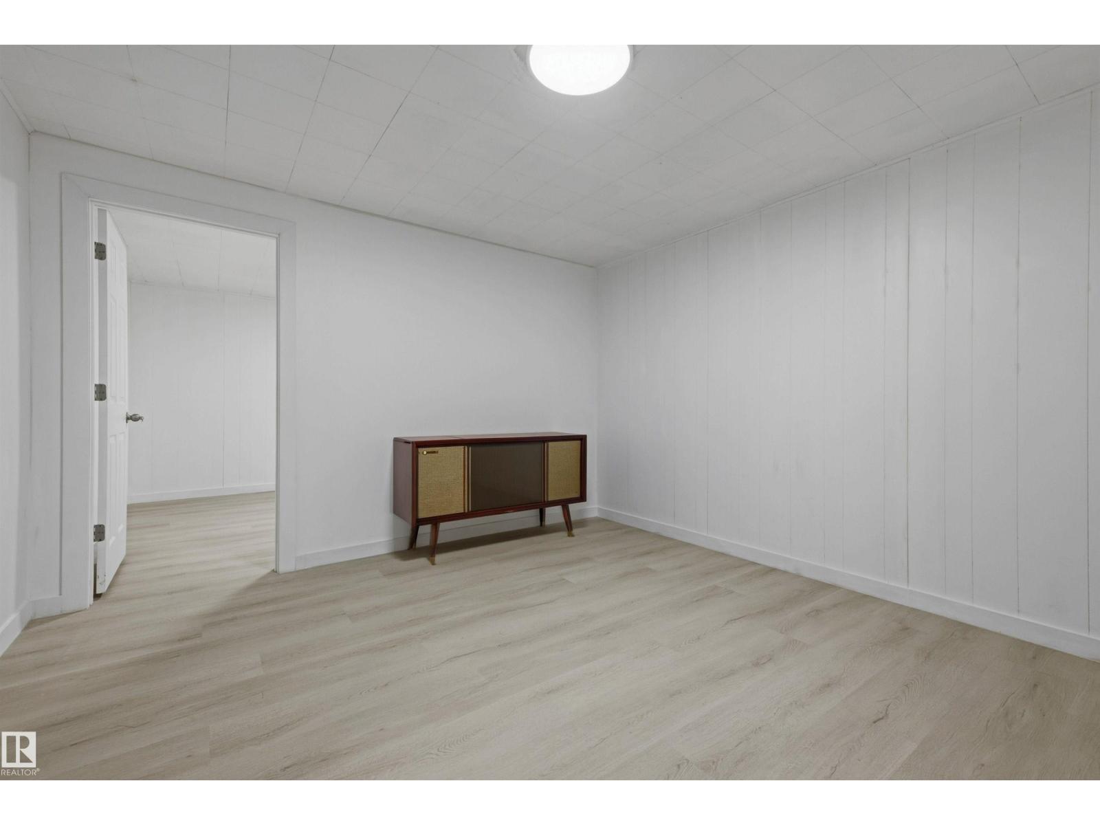 13024 Sherbrooke Av Nw Property Photo 32