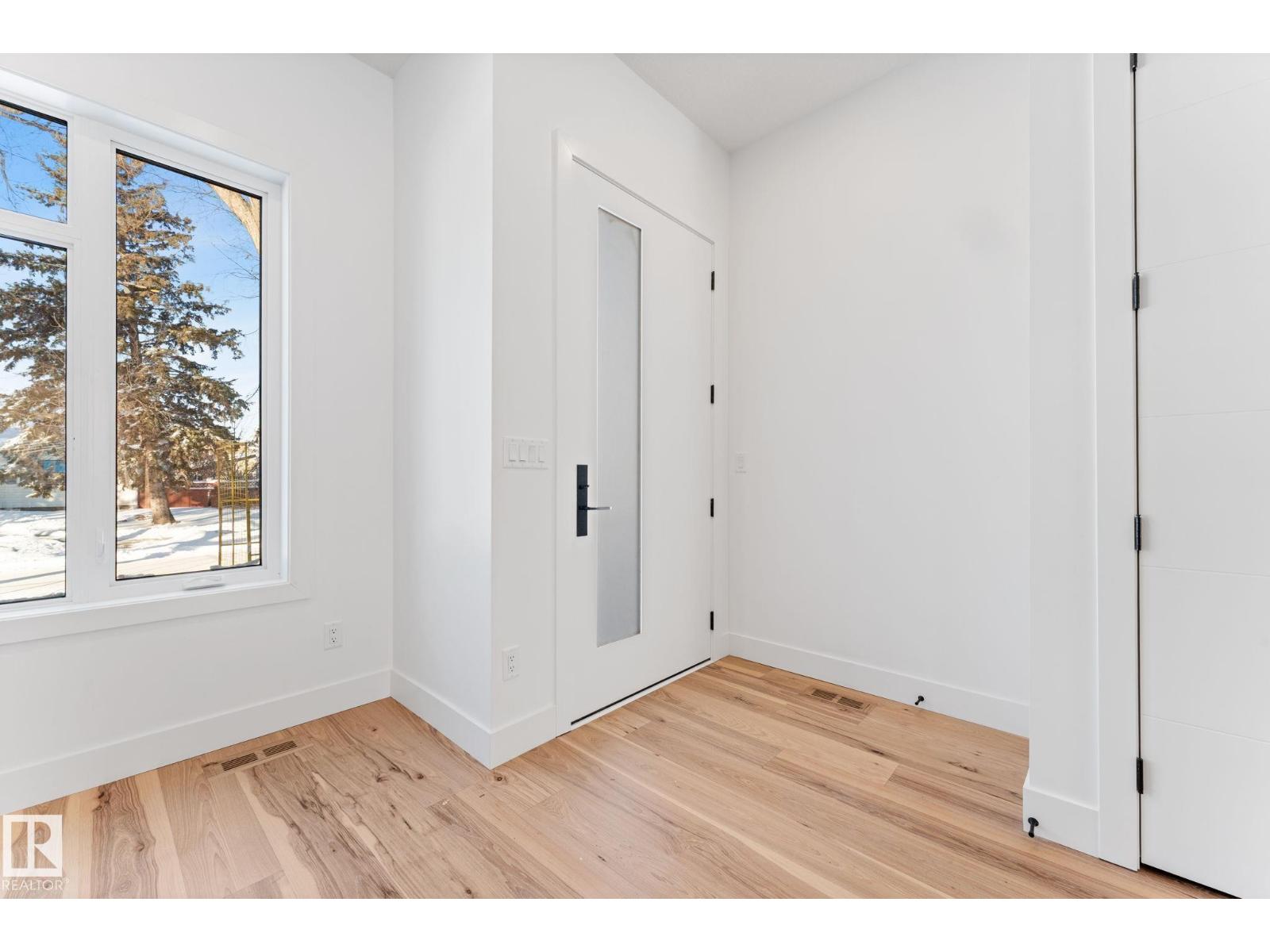 11021 132 St Nw Property Photo 2