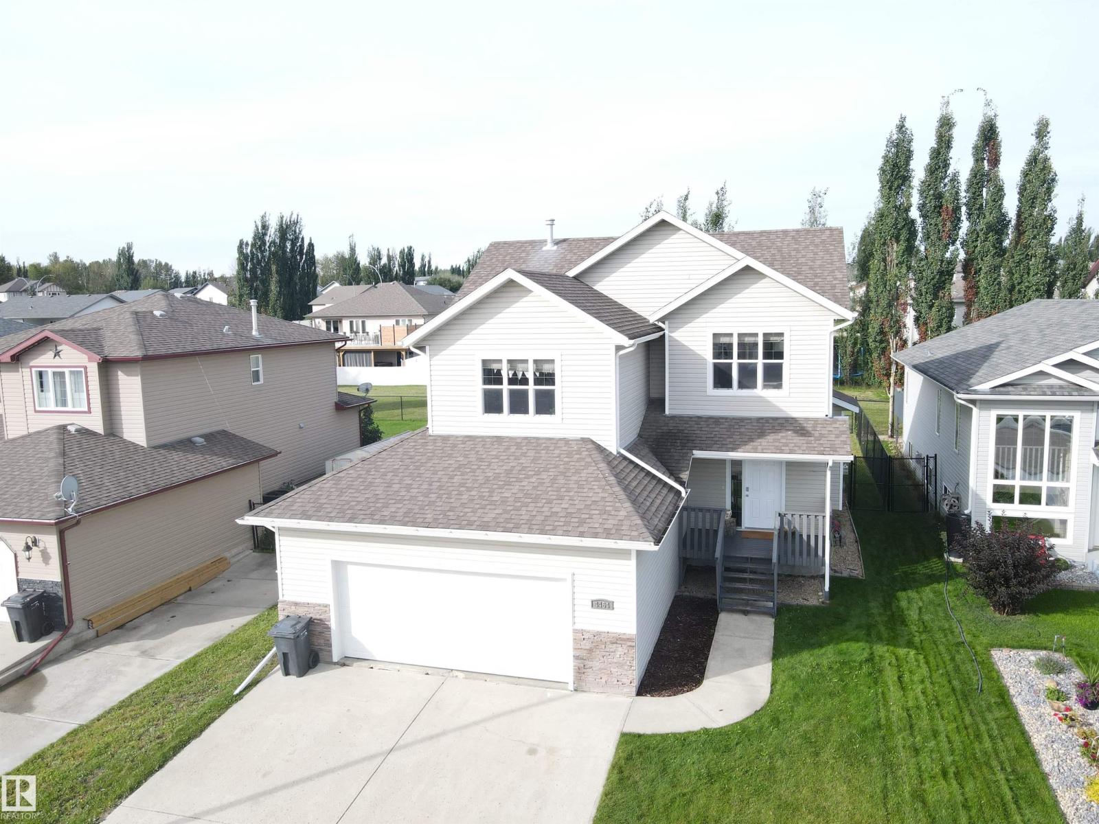4464 36 St Property Photo 1