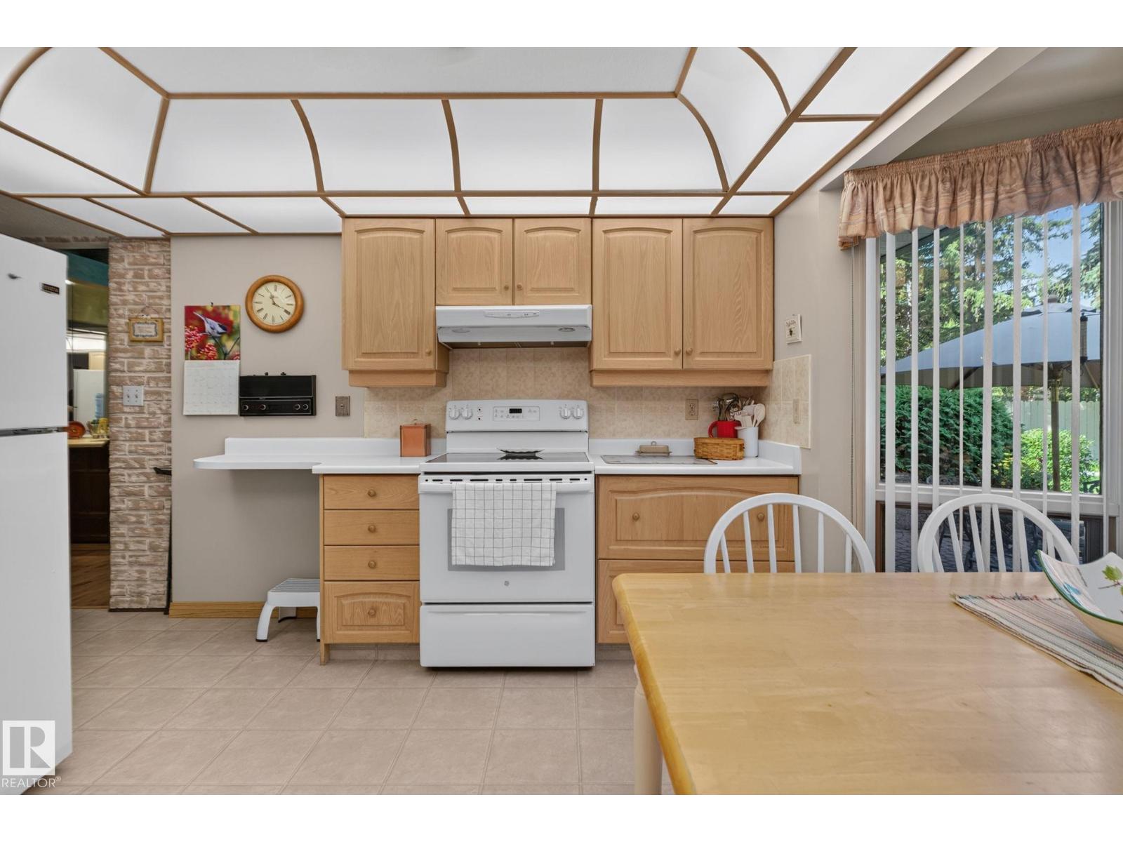 18132 78 Av Nw Property Photo 16