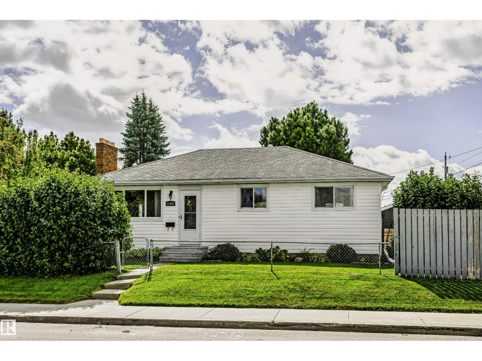 13503 135 Av Nw Property Photo 2