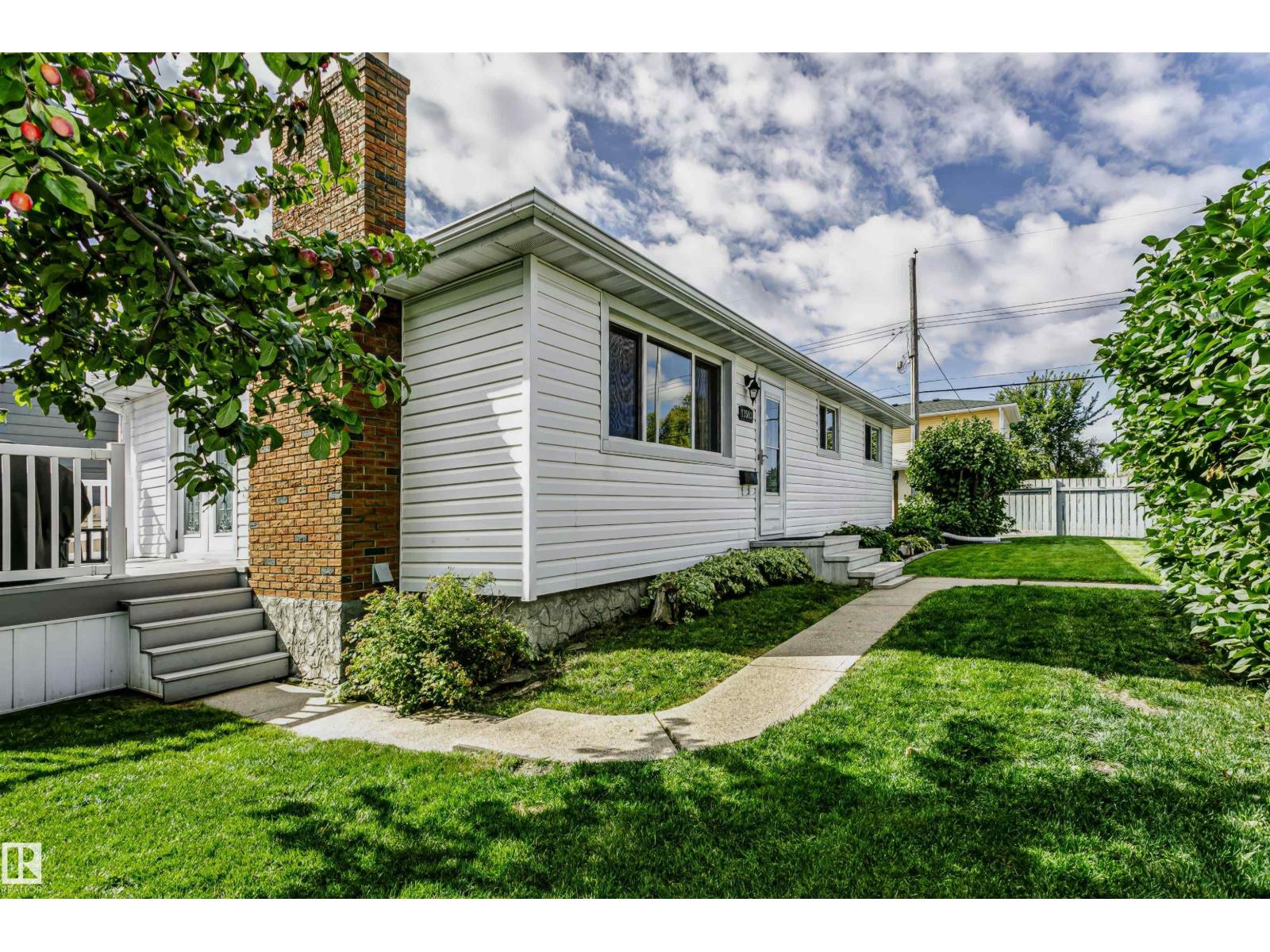 13503 135 Av Nw Property Photo 3