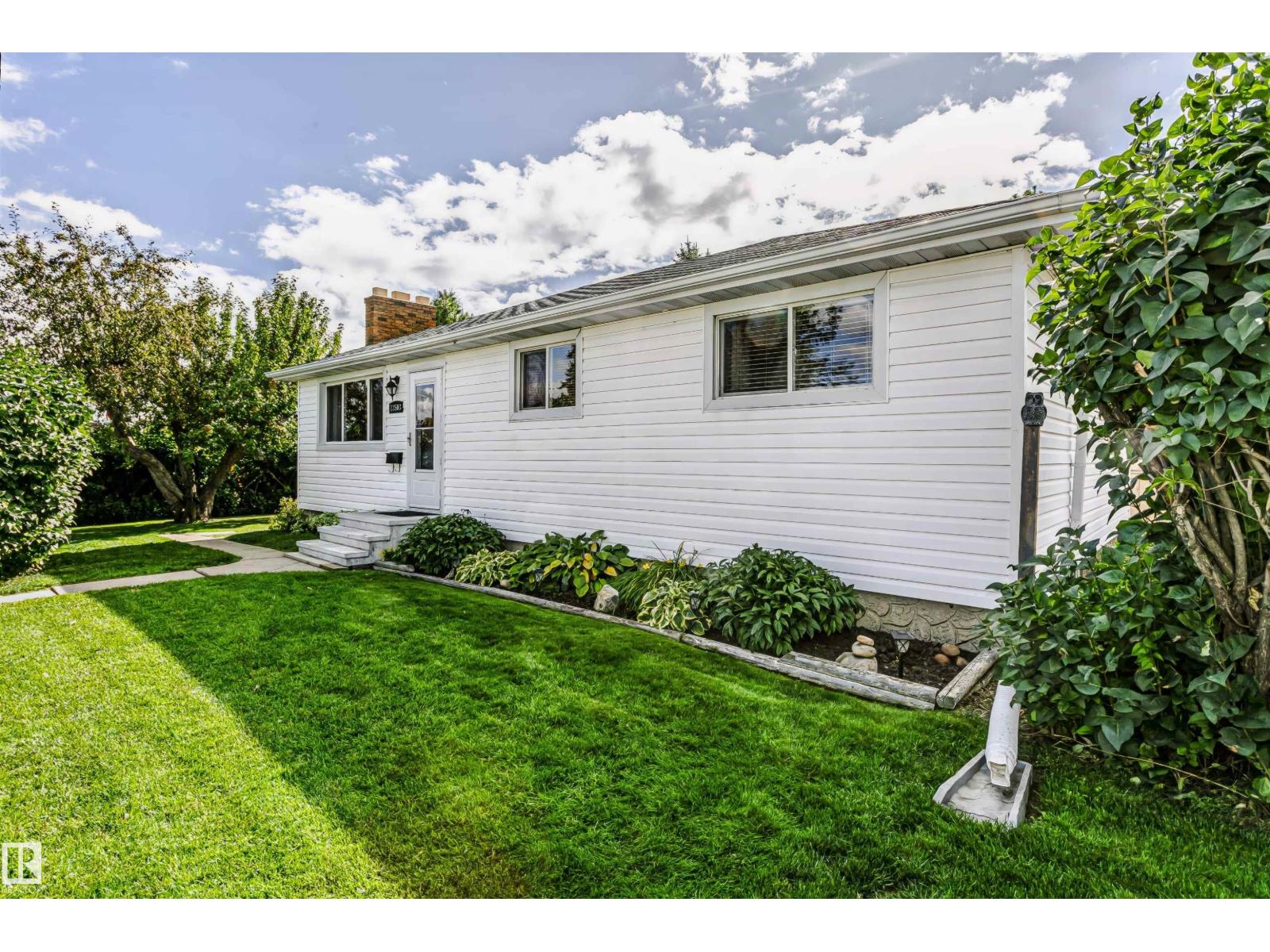 13503 135 Av Nw Property Photo 4