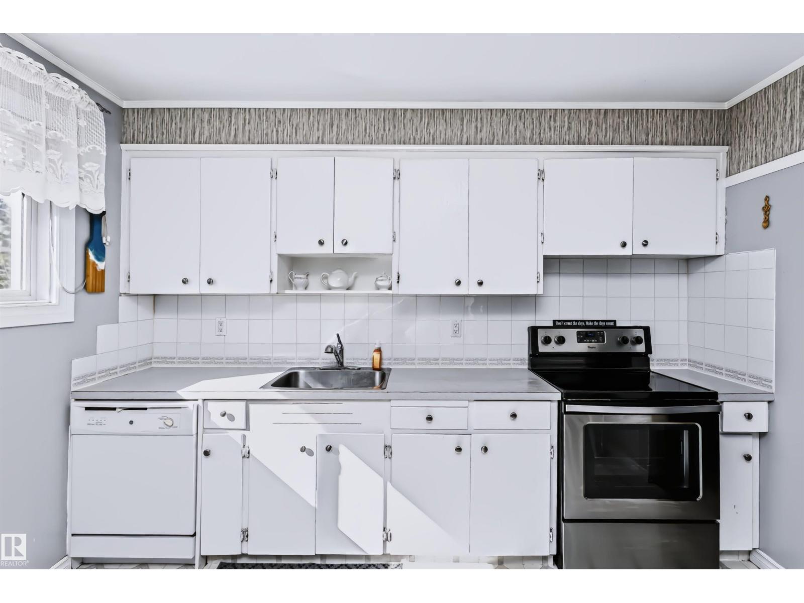 13503 135 Av Nw Property Photo 22