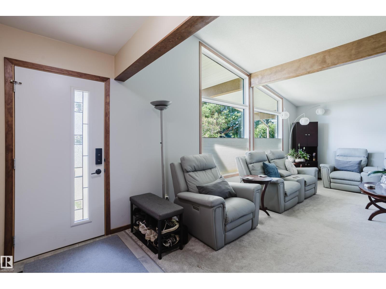10924 35a Av Nw Property Photo 3