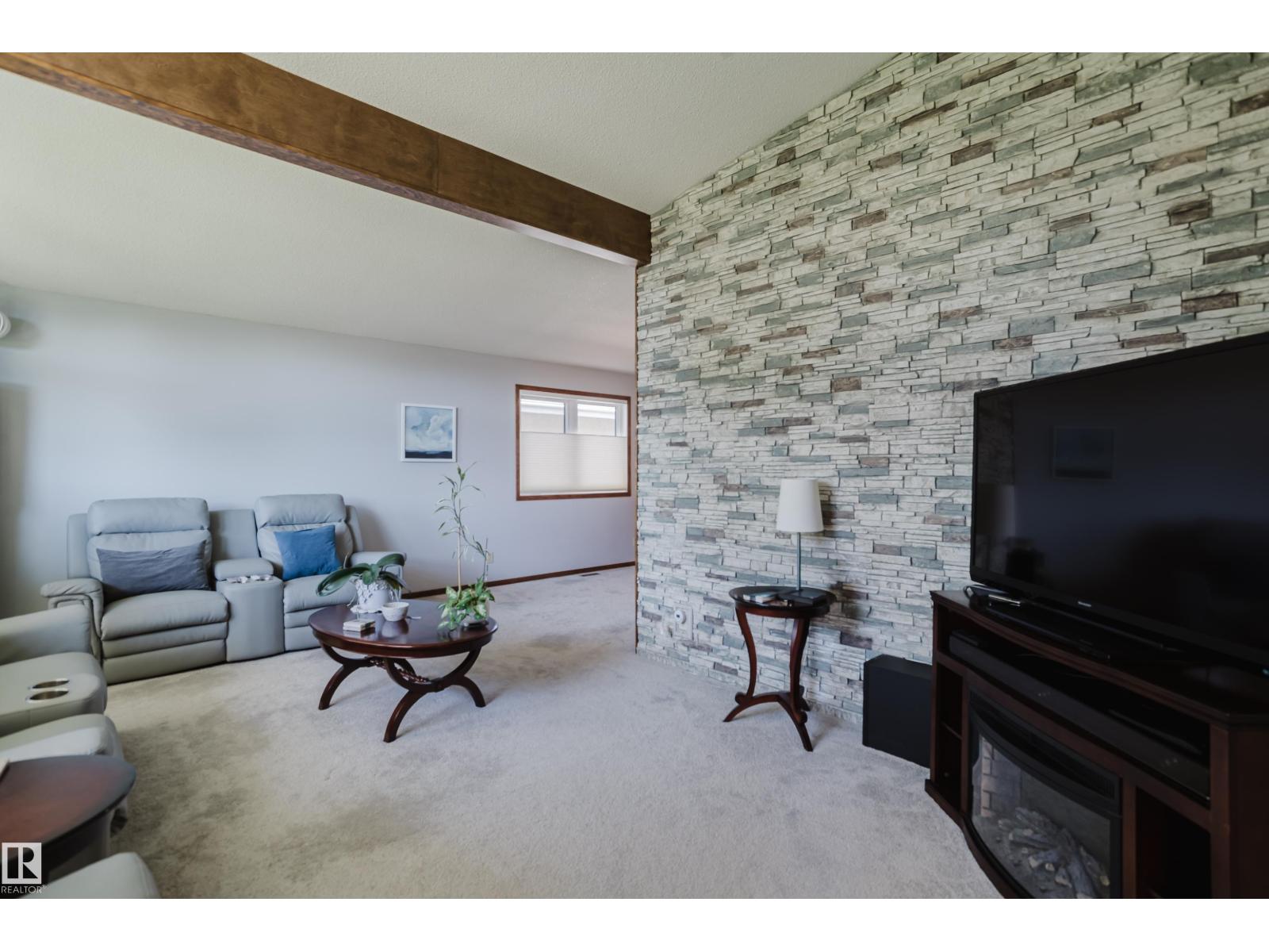 10924 35a Av Nw Property Photo 5