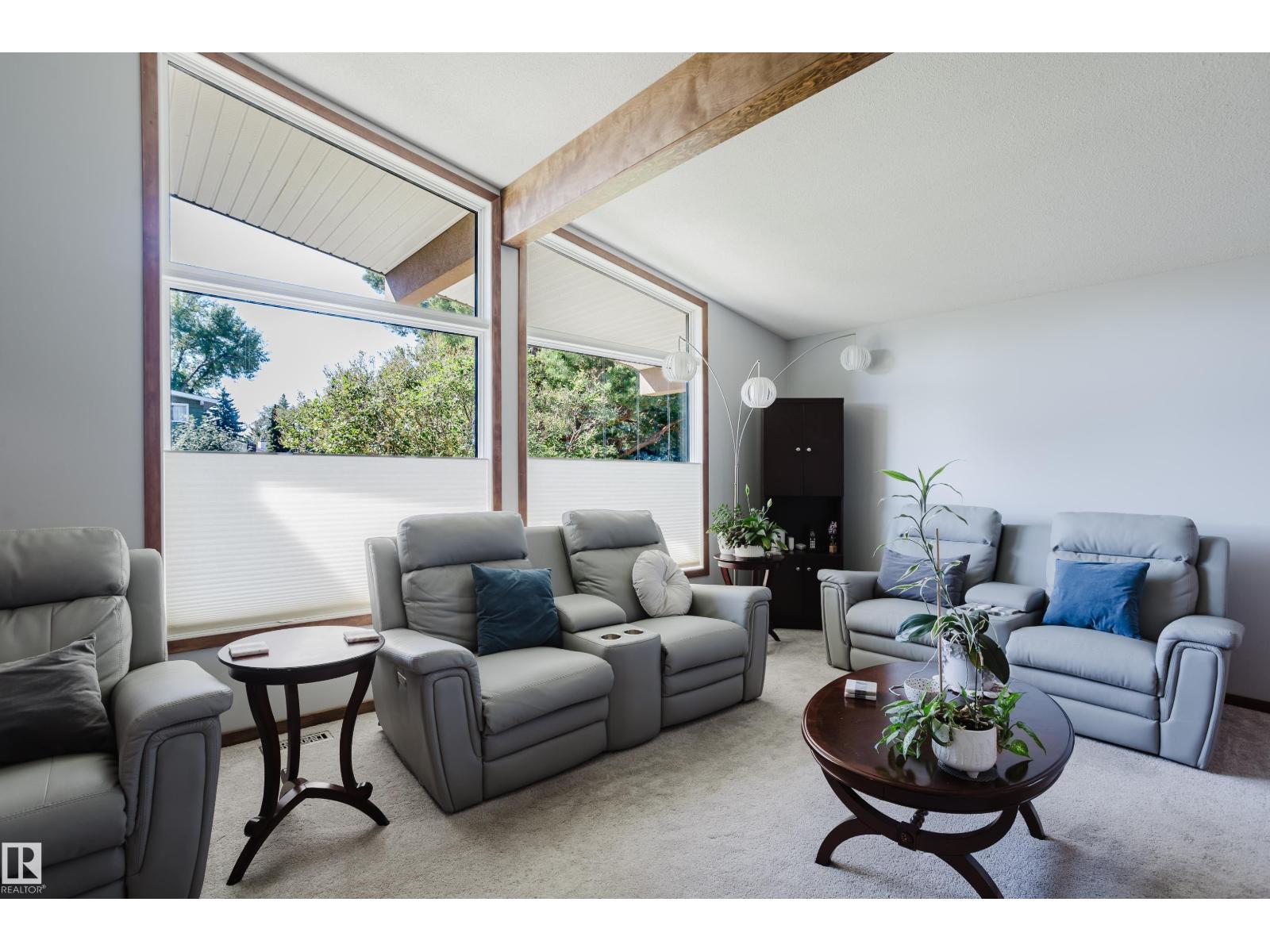 10924 35a Av Nw Property Photo 6