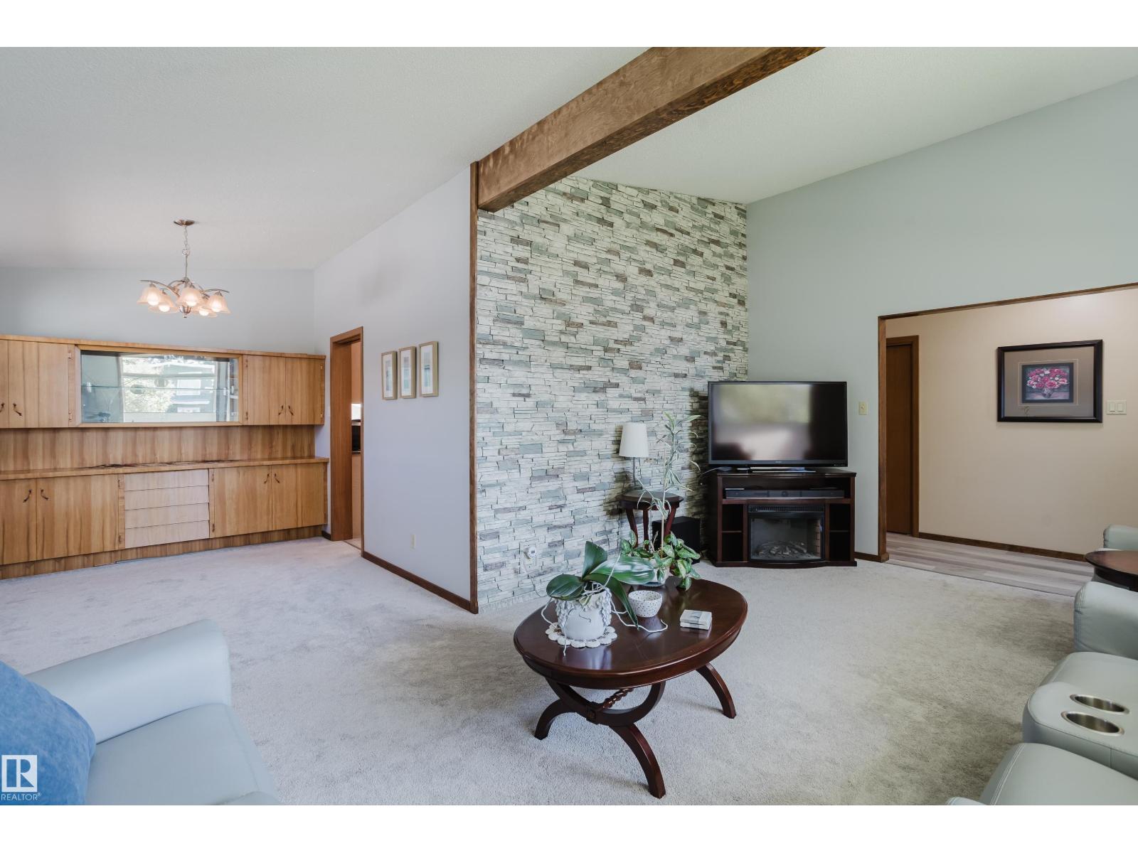10924 35a Av Nw Property Photo 7