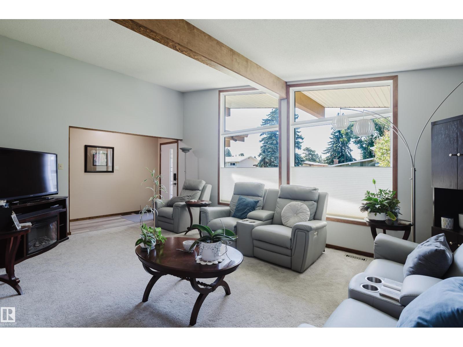 10924 35a Av Nw Property Photo 8