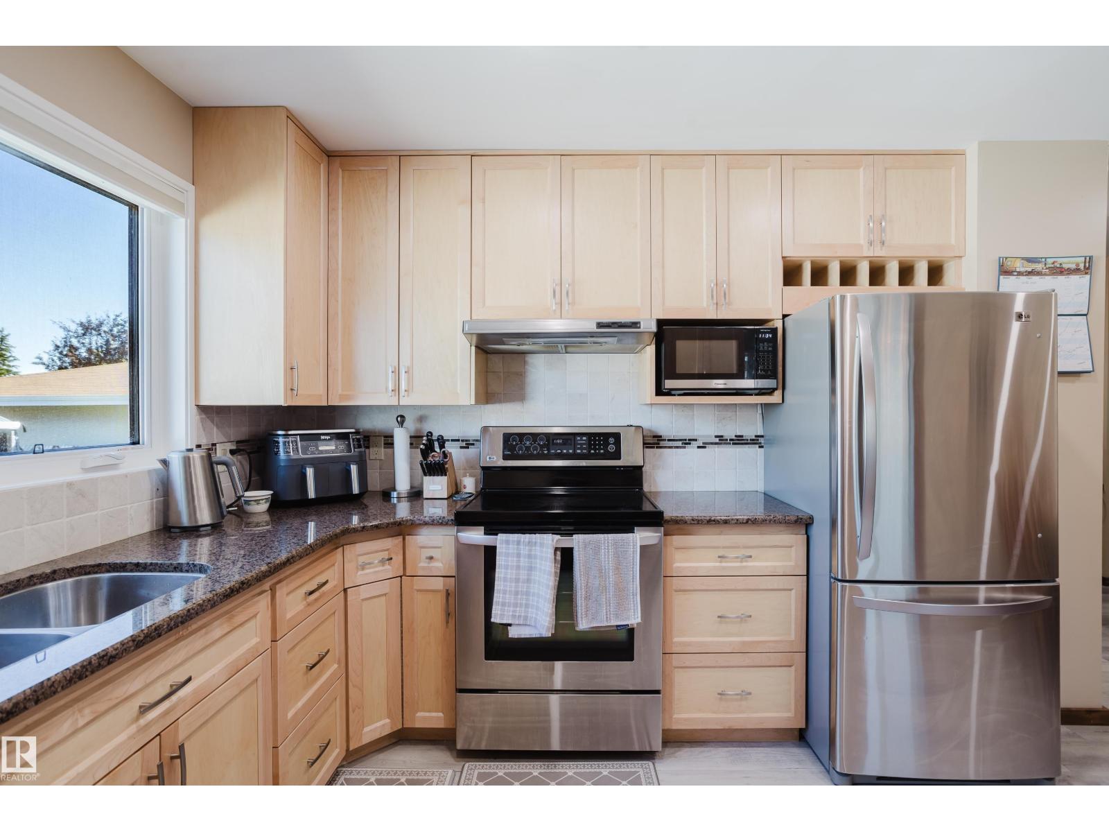 10924 35a Av Nw Property Photo 17
