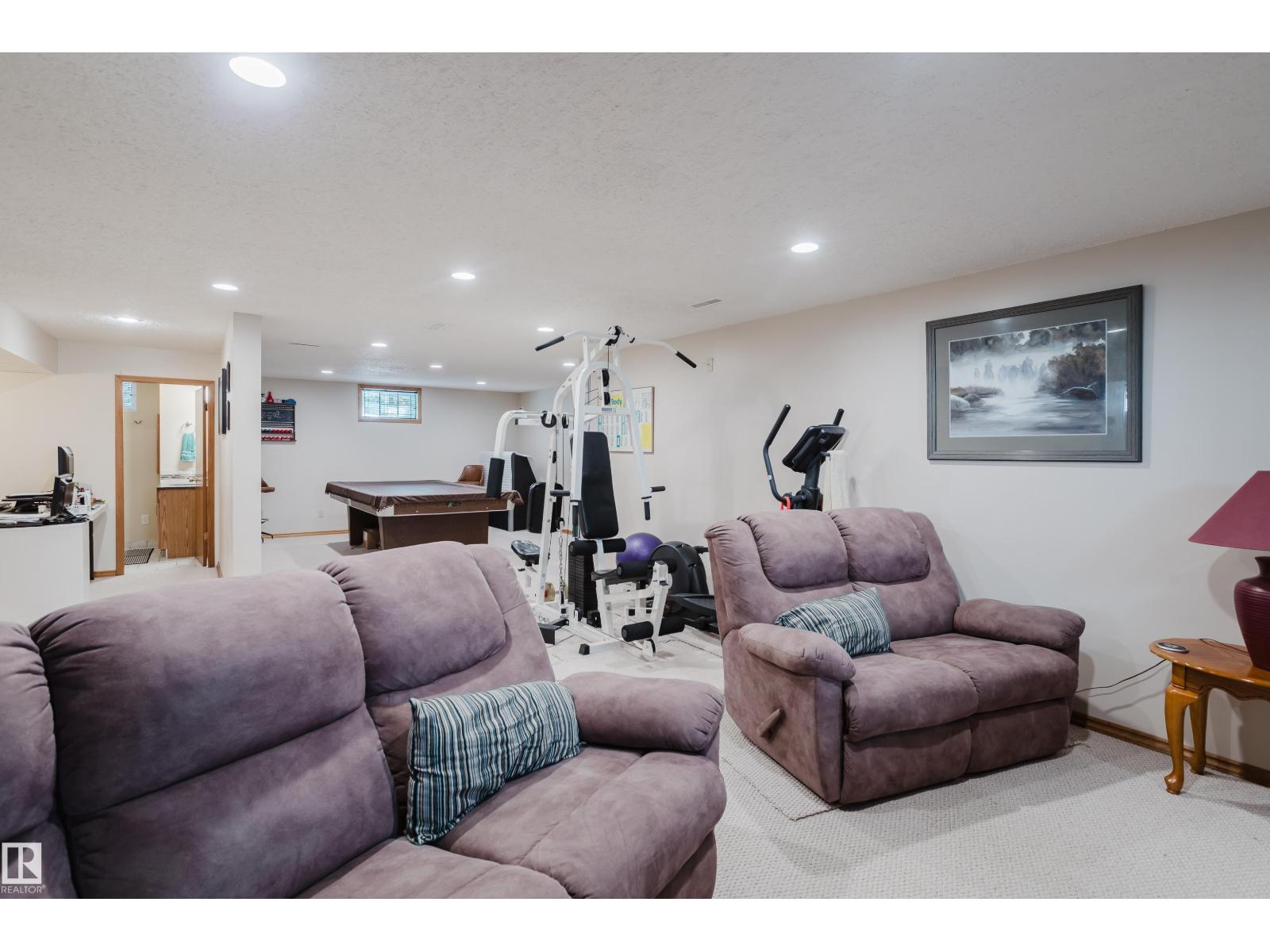 10924 35a Av Nw Property Photo 37