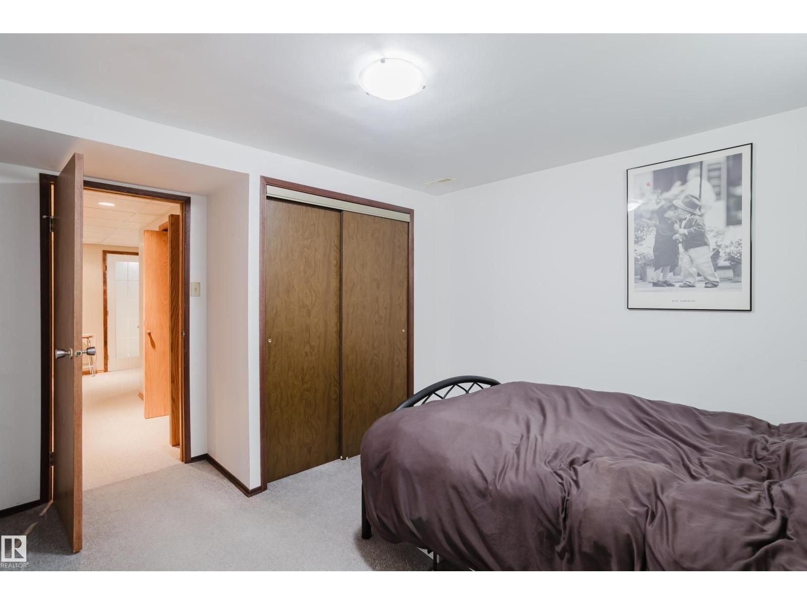10924 35a Av Nw Property Photo 44