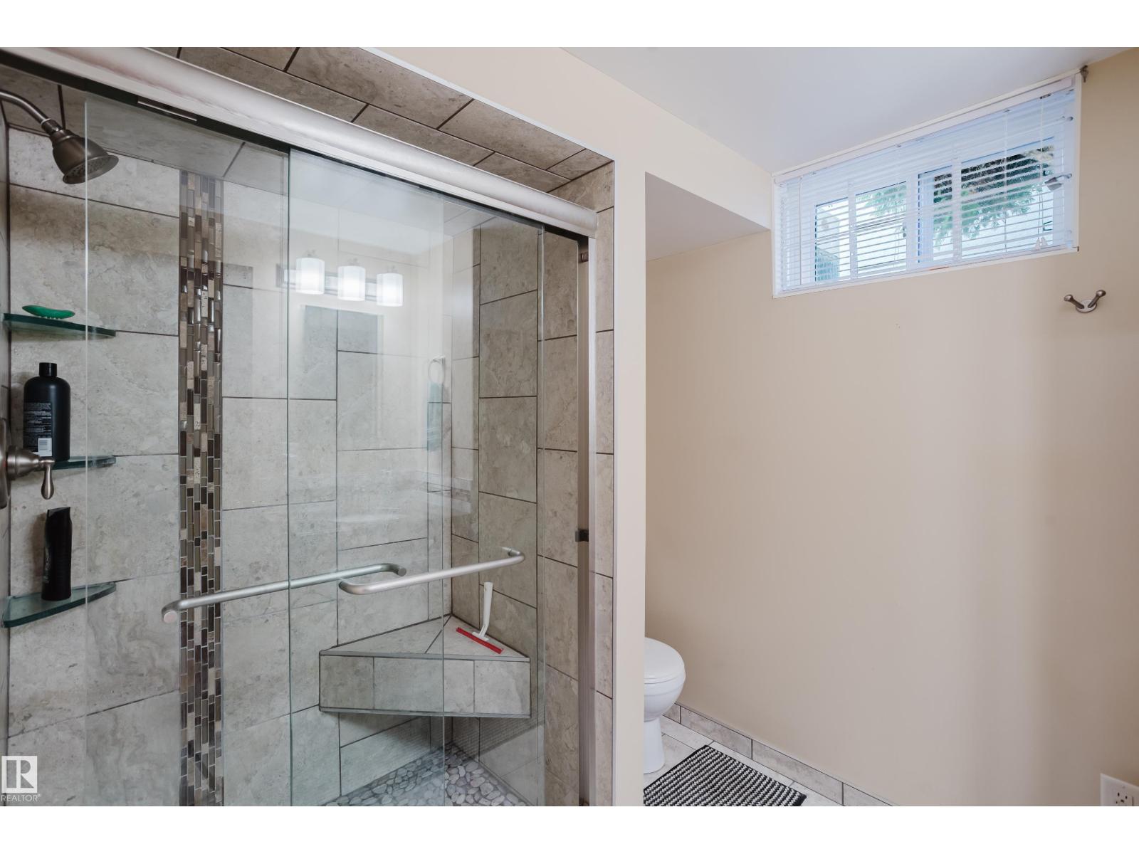 10924 35a Av Nw Property Photo 46