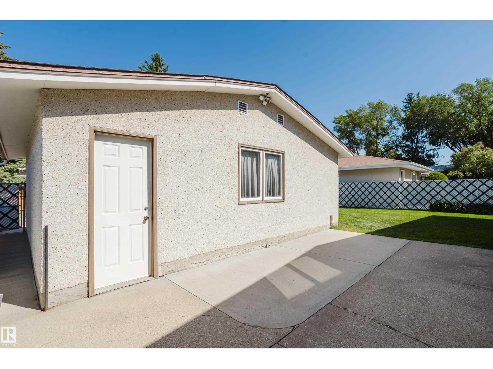 10924 35a Av Nw Property Photo 51