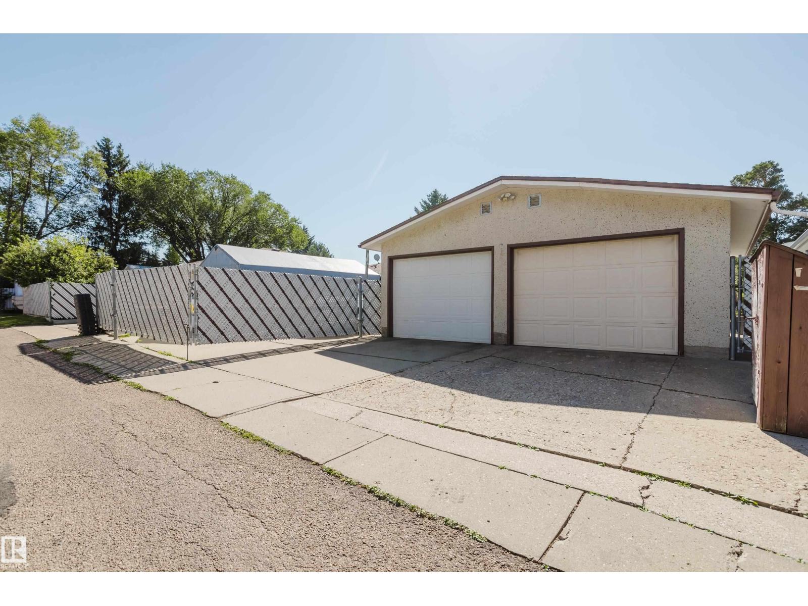 10924 35a Av Nw Property Photo 59