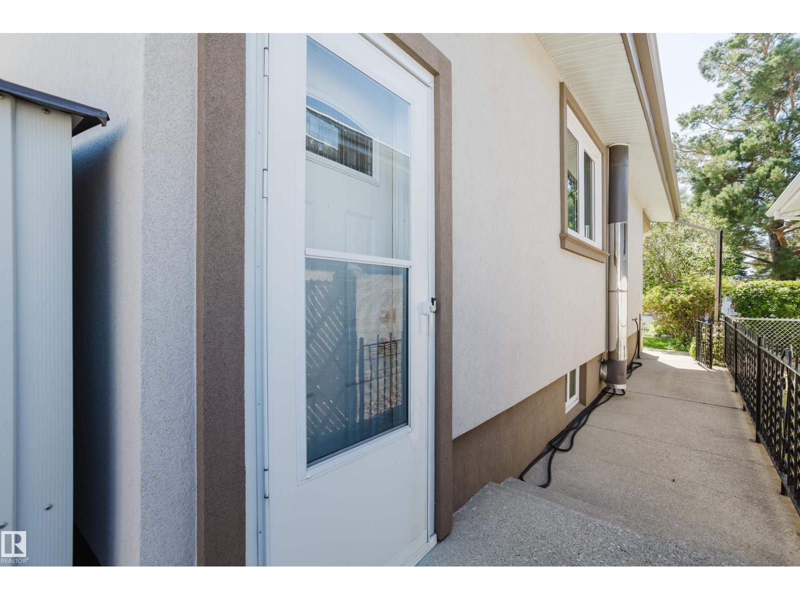 10924 35a Av Nw Property Photo 60