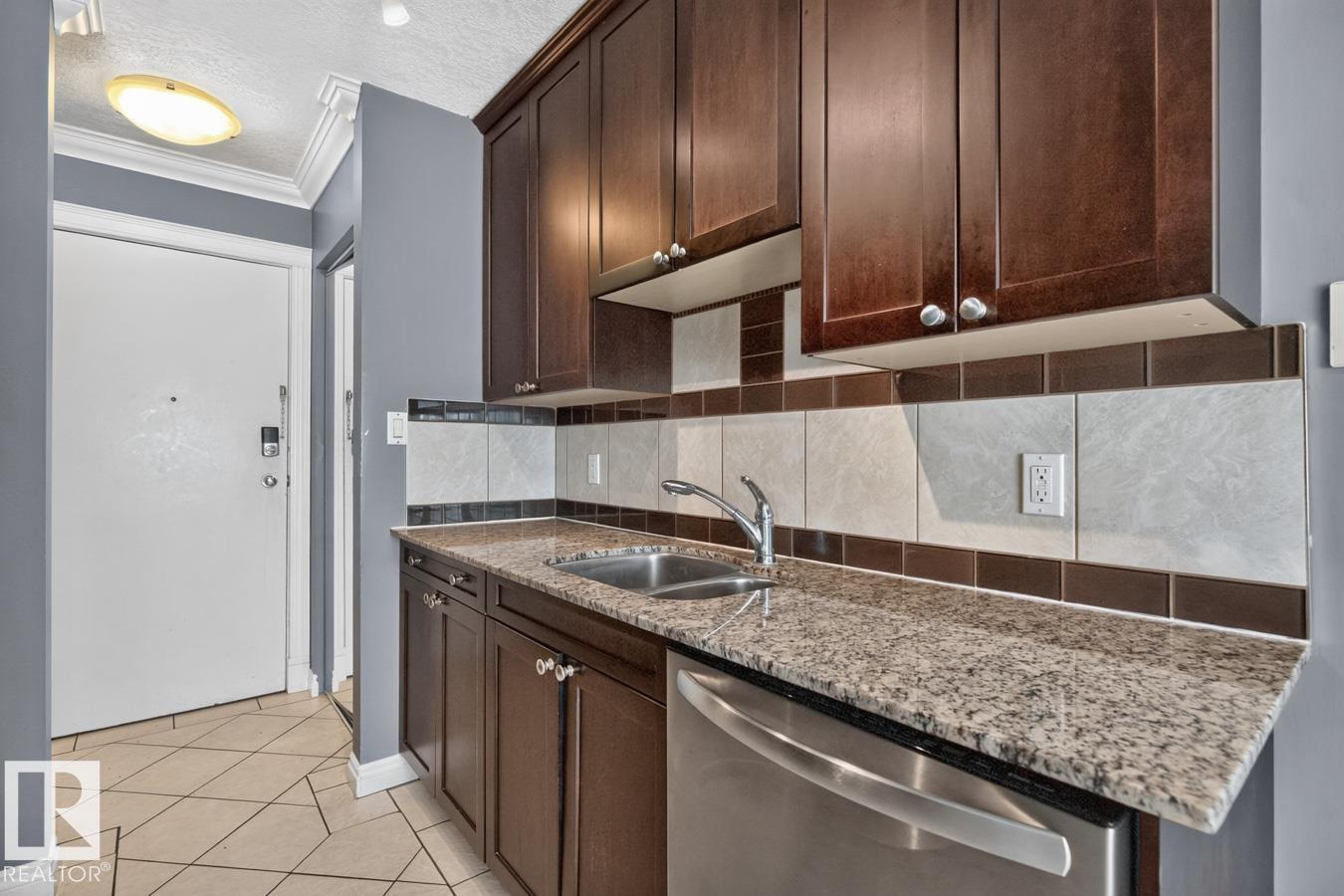 #402 10625 83 Av Nw Property Photo 4