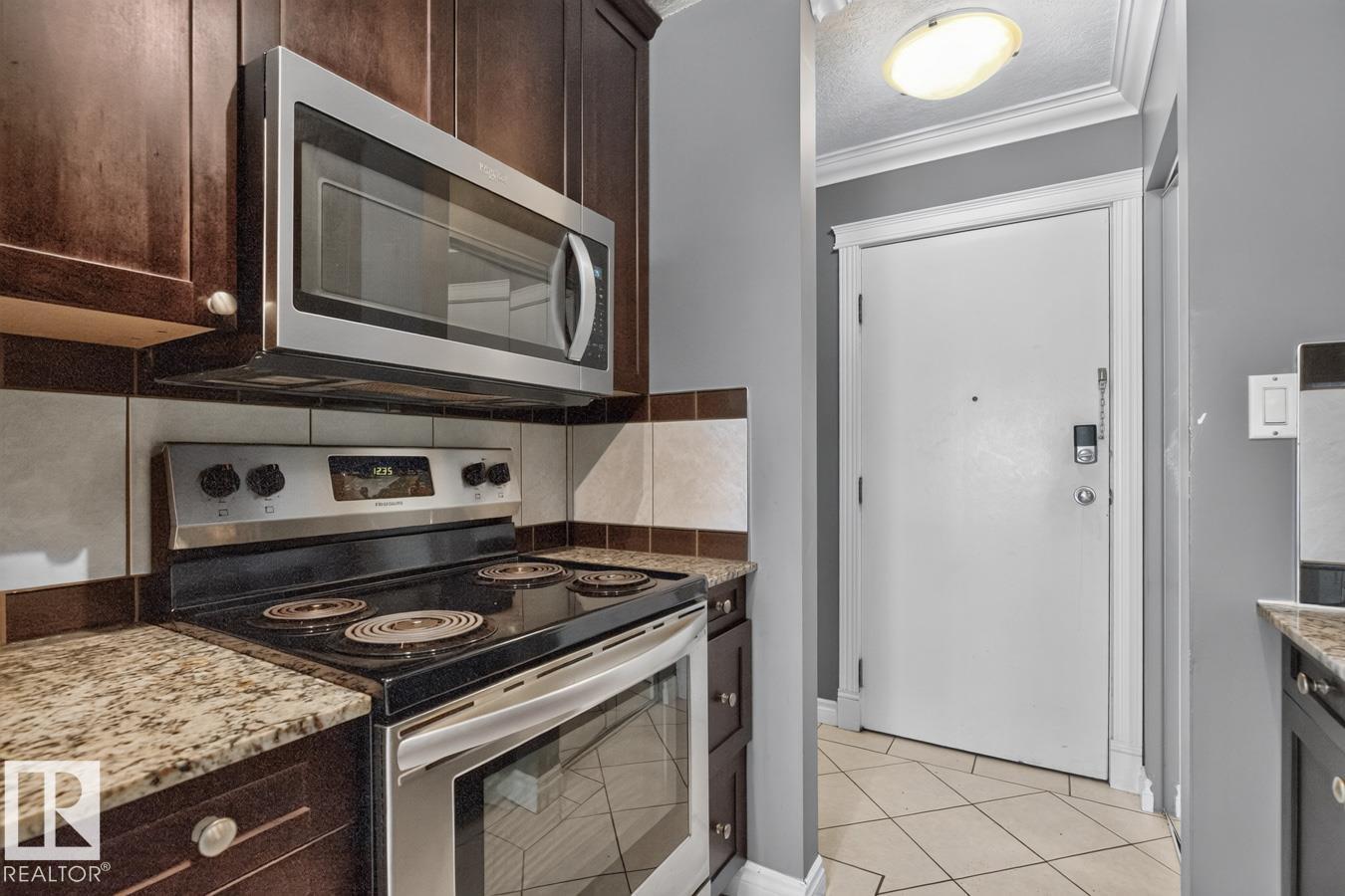 #402 10625 83 Av Nw Property Photo 5