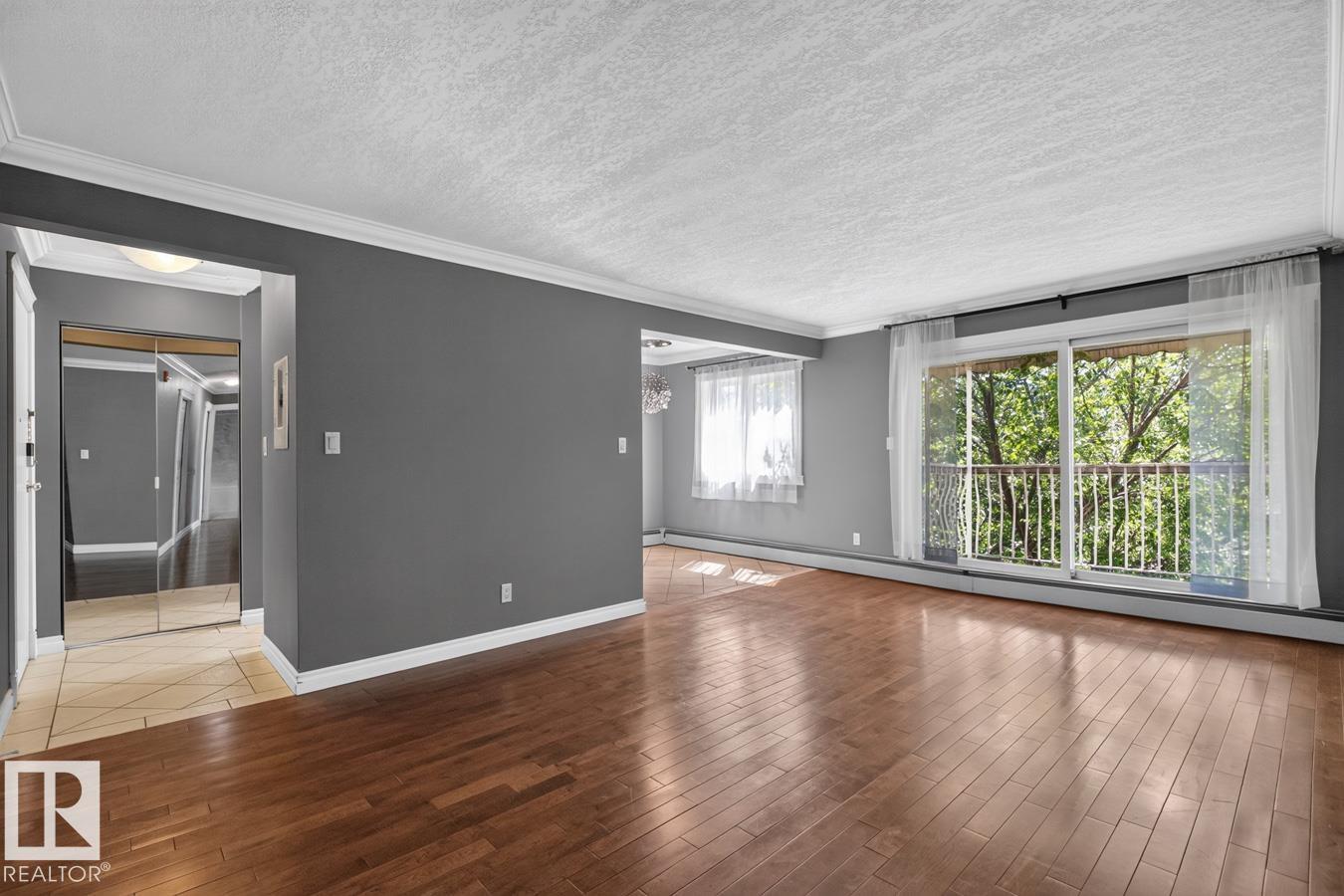 #402 10625 83 Av Nw Property Photo 10