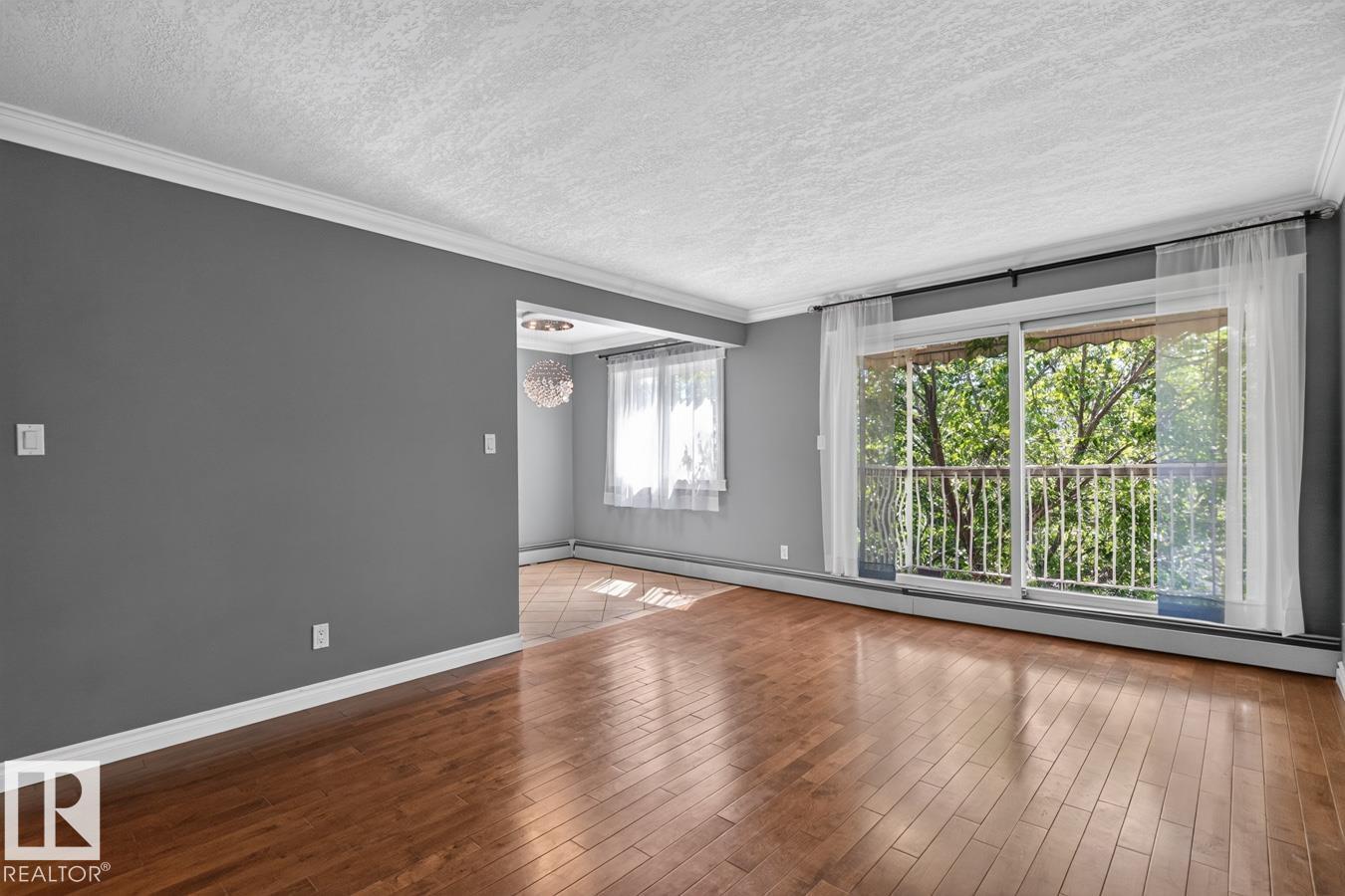 #402 10625 83 Av Nw Property Photo 11
