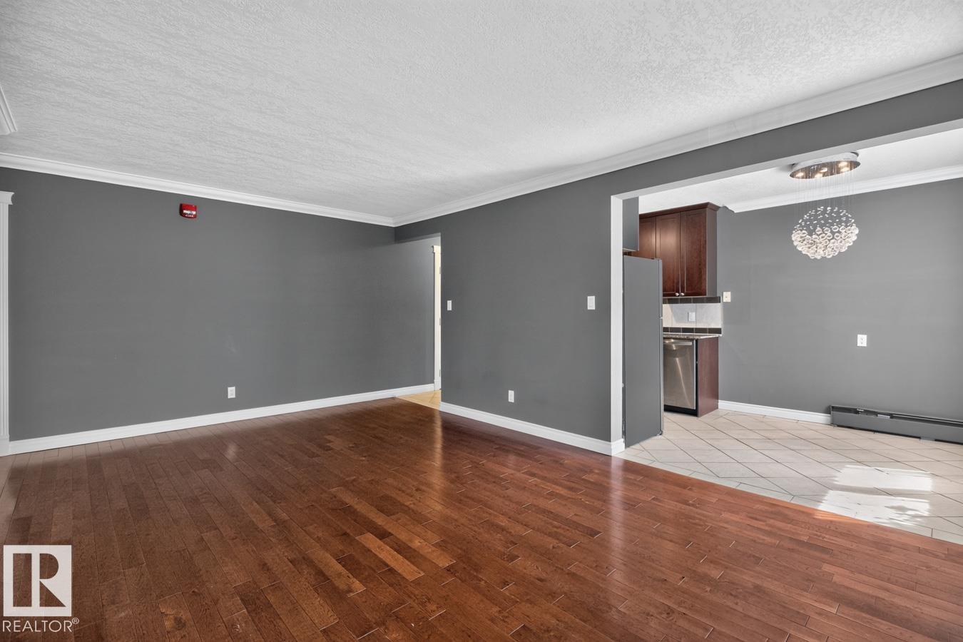 #402 10625 83 Av Nw Property Photo 12