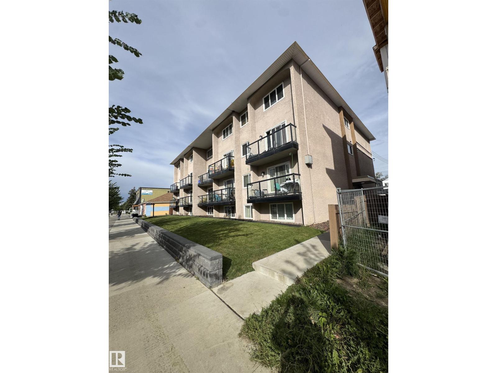 #209 11429 124 St Nw Property Photo 2