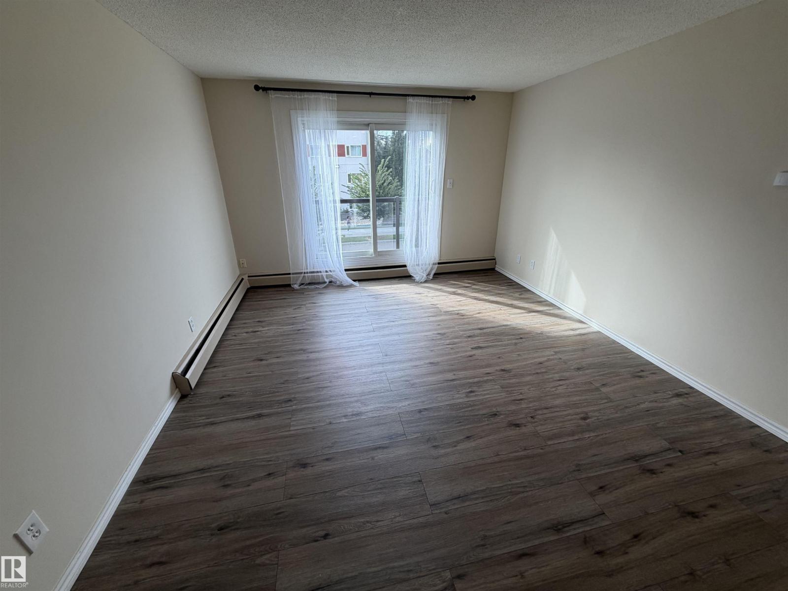 #209 11429 124 St Nw Property Photo 4