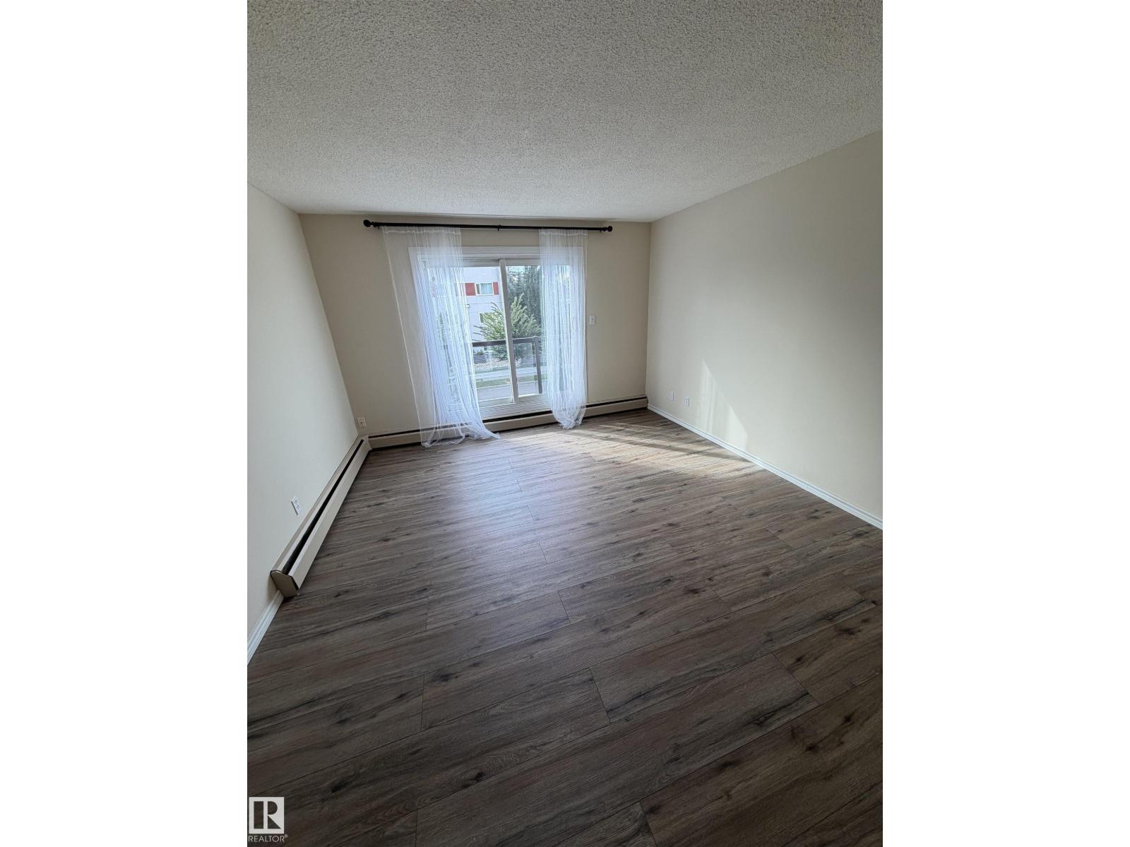 #209 11429 124 St Nw Property Photo 6