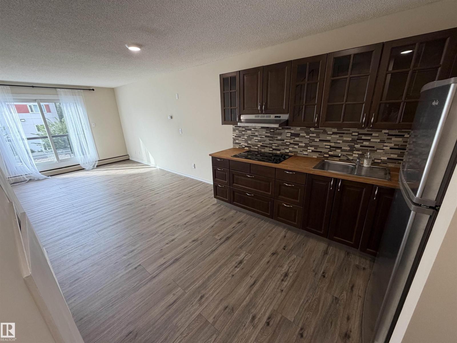 #209 11429 124 St Nw Property Photo 11