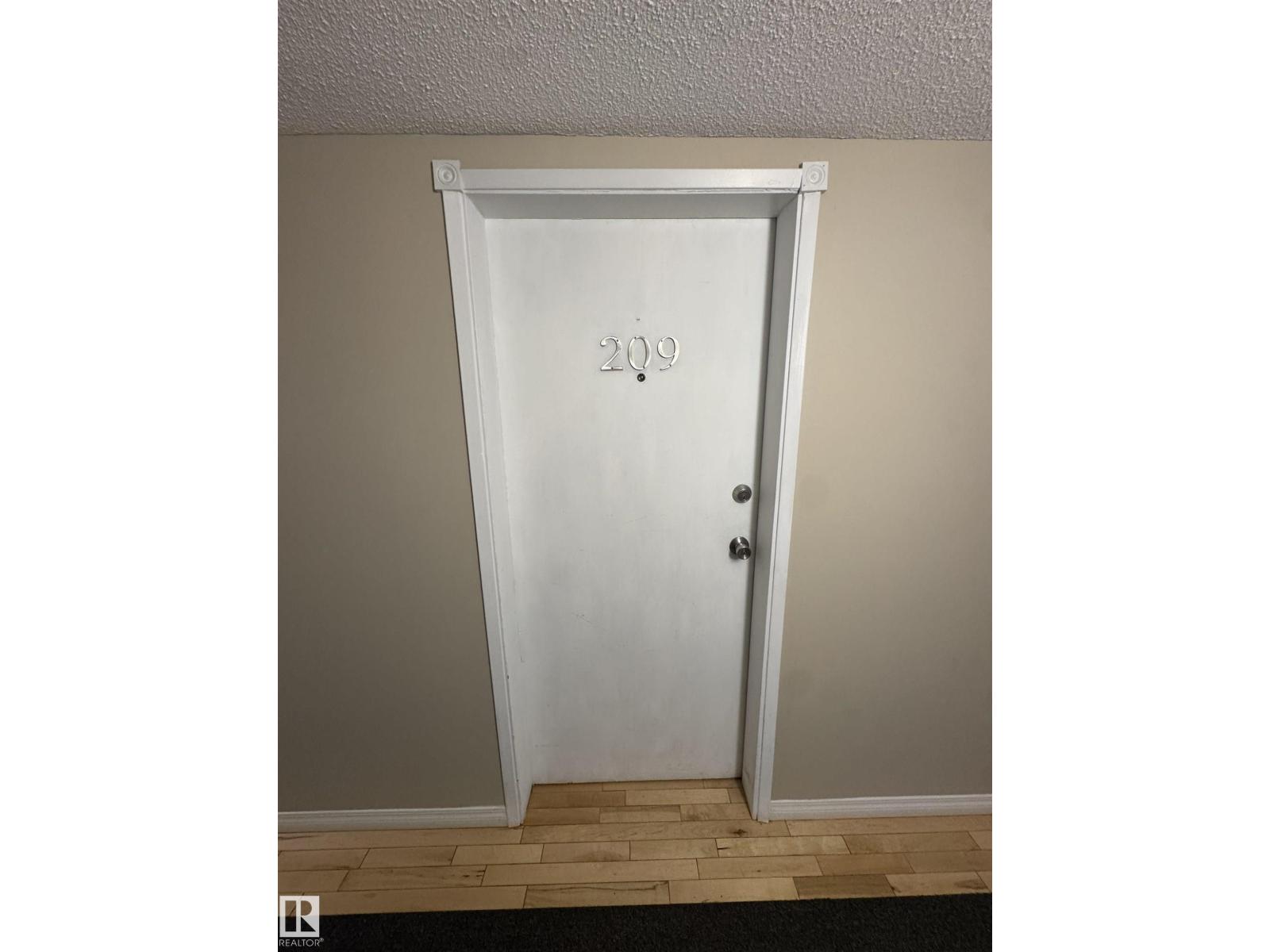 #209 11429 124 St Nw Property Photo 46