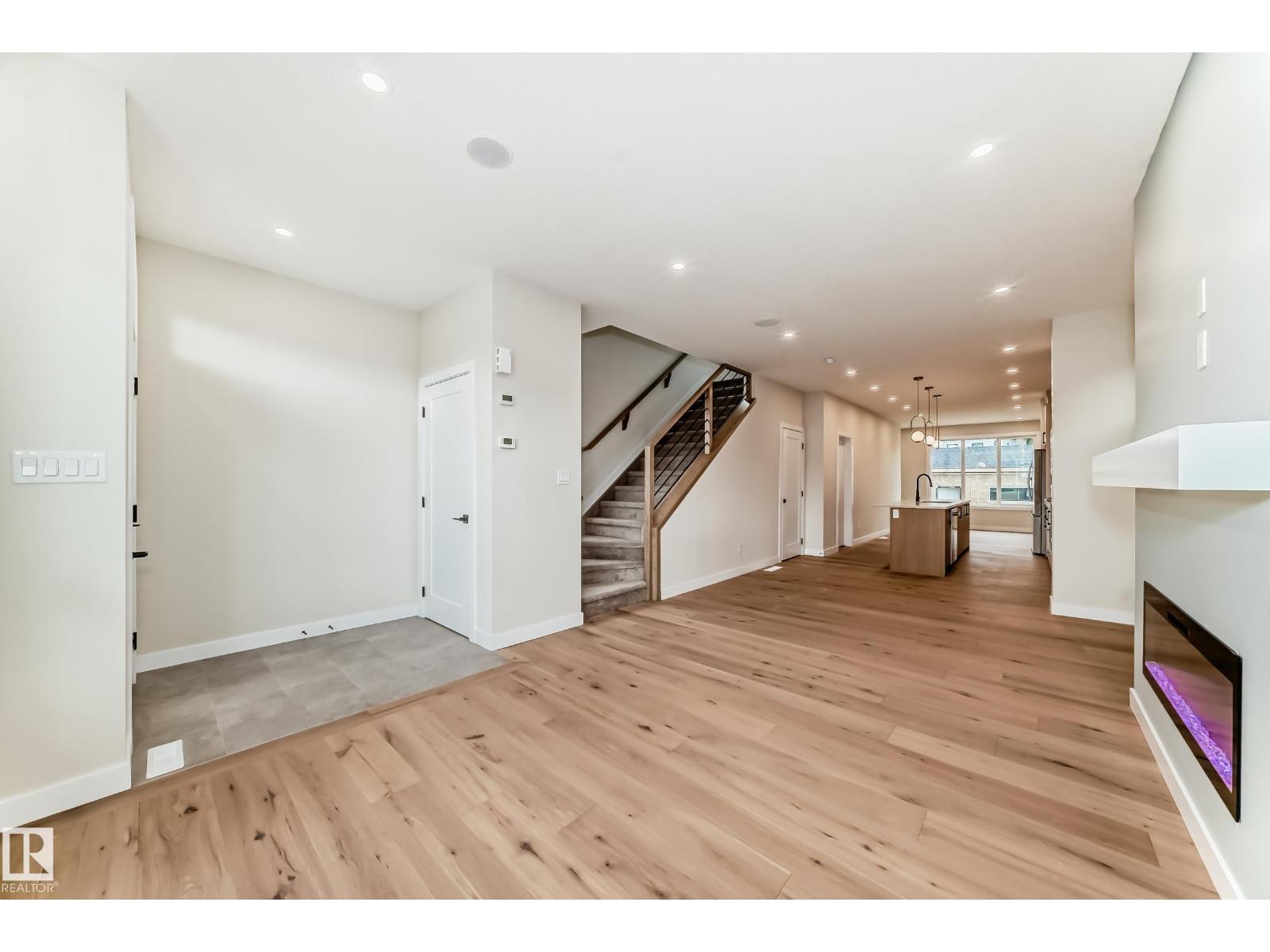 9637 85 St Nw Property Photo 12