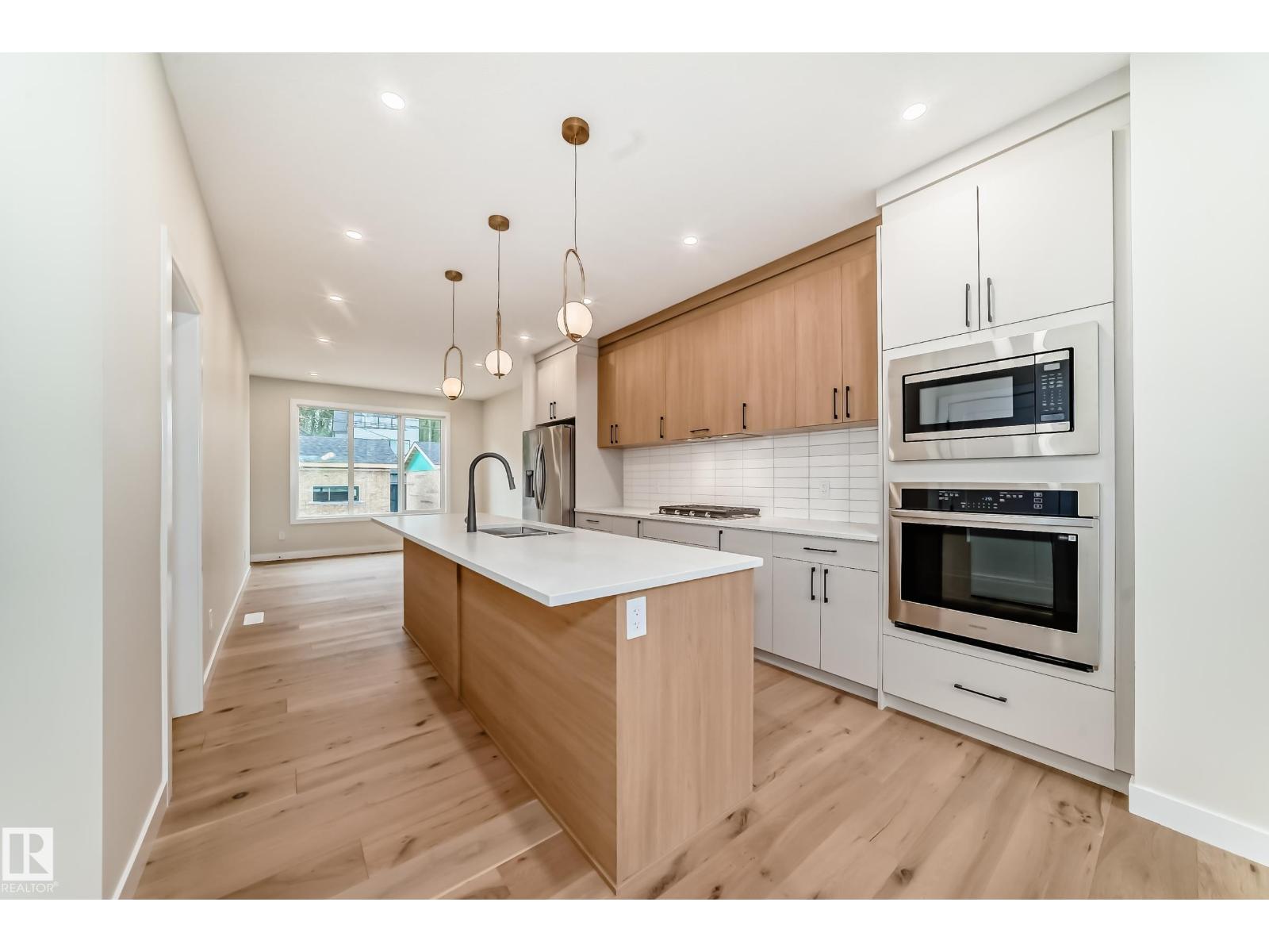 9637 85 St Nw Property Photo 20