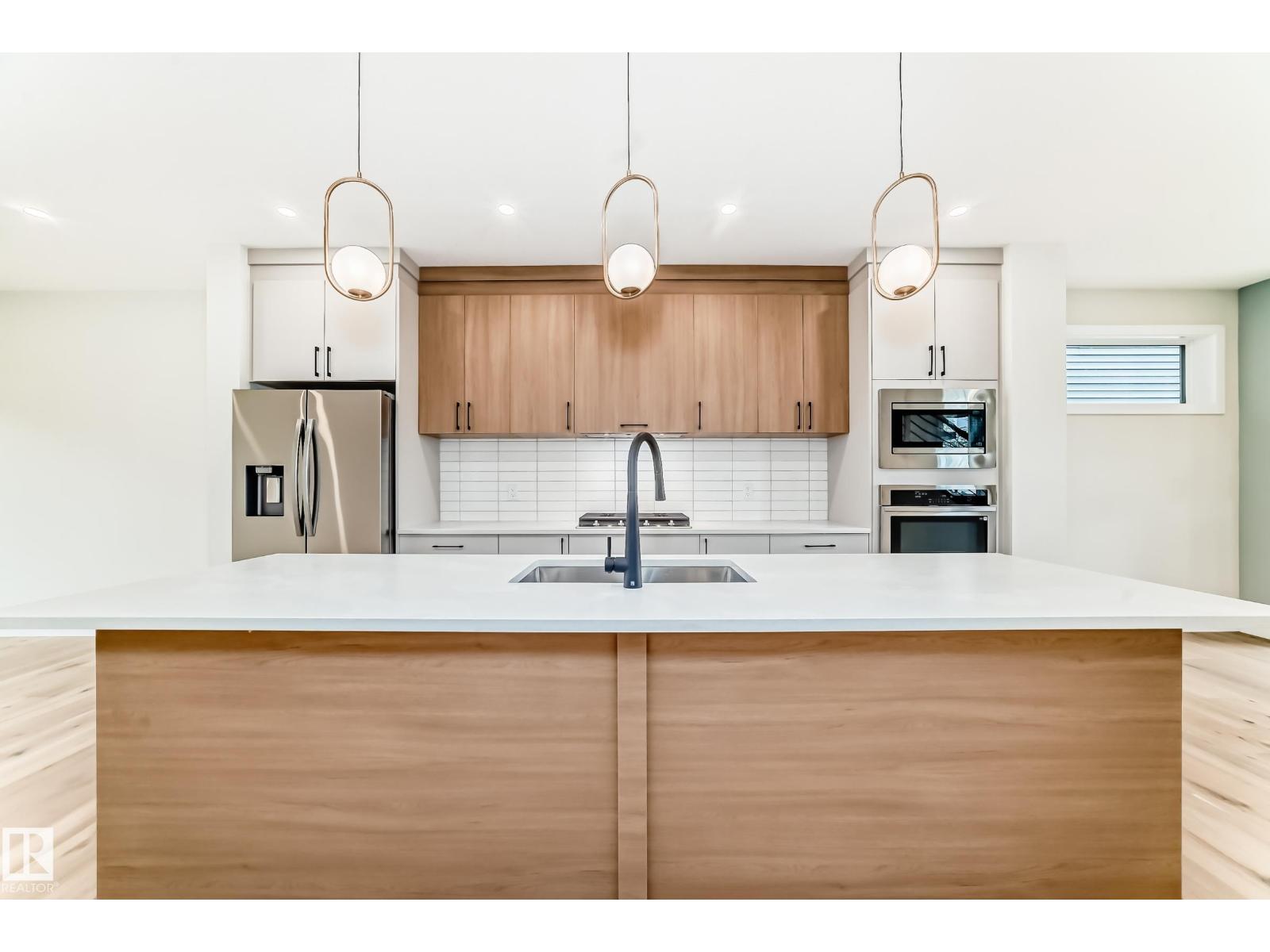 9637 85 St Nw Property Photo 21