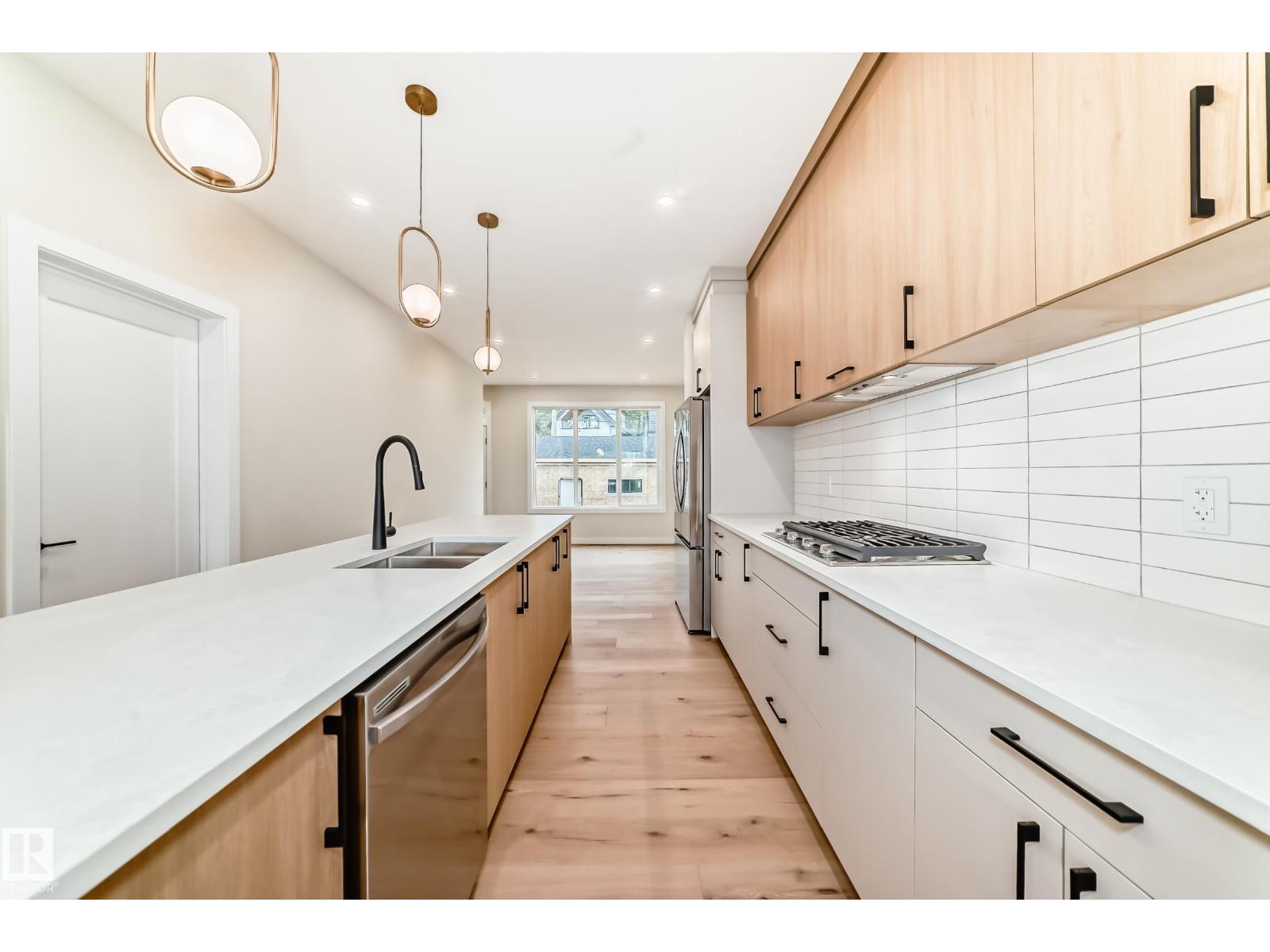 9637 85 St Nw Property Photo 22