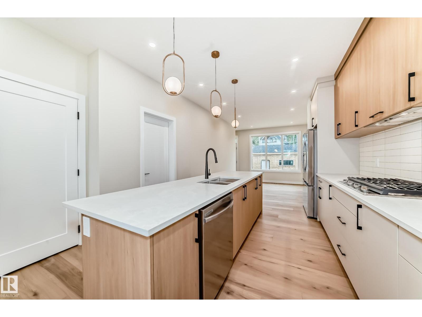 9637 85 St Nw Property Photo 23
