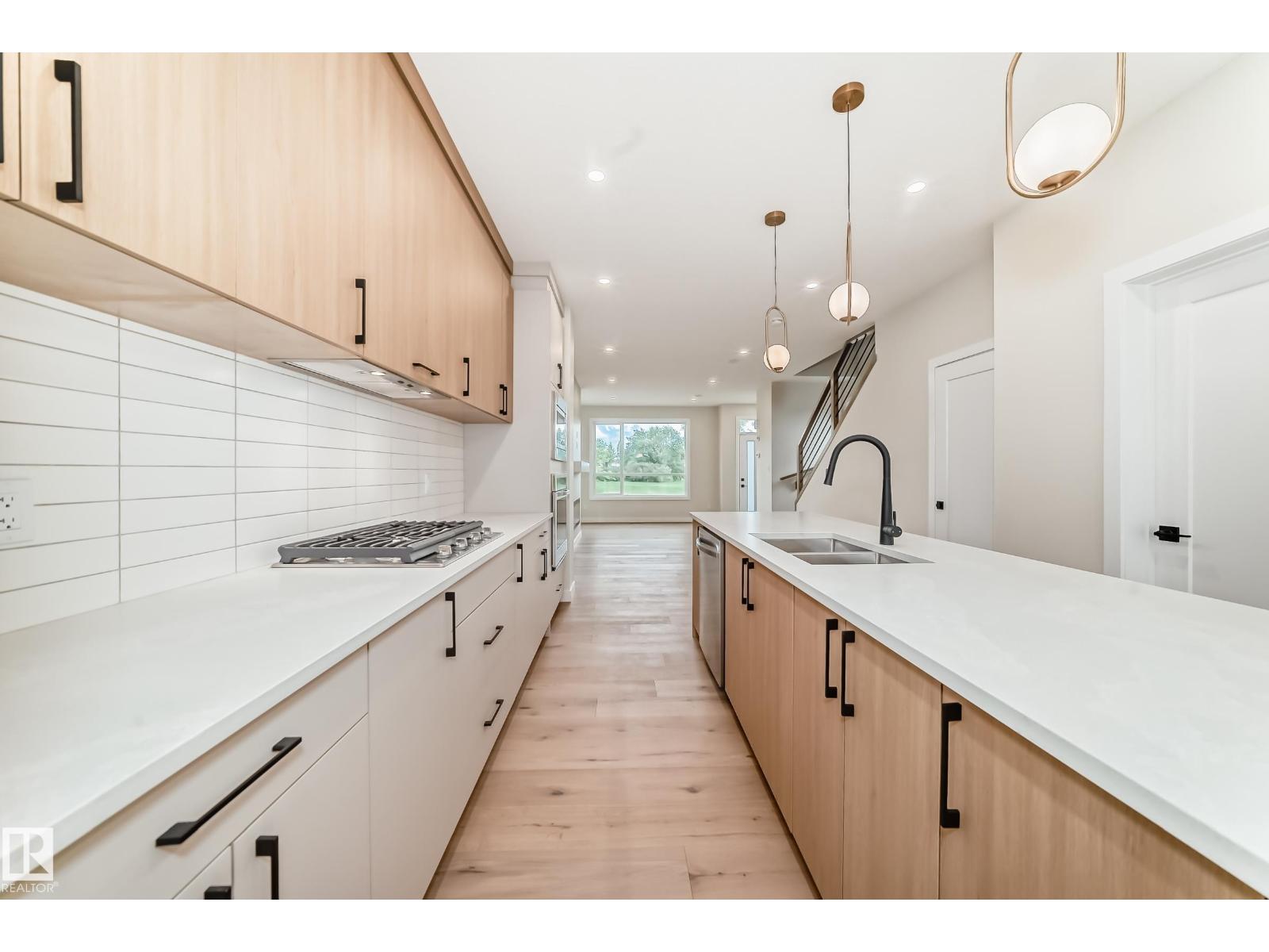 9637 85 St Nw Property Photo 27