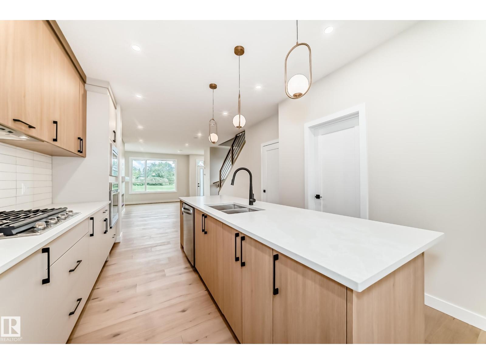 9637 85 St Nw Property Photo 28