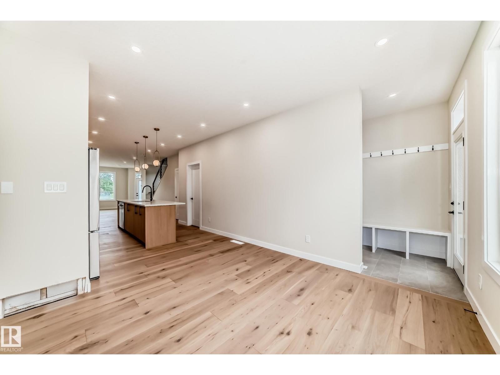 9637 85 St Nw Property Photo 33