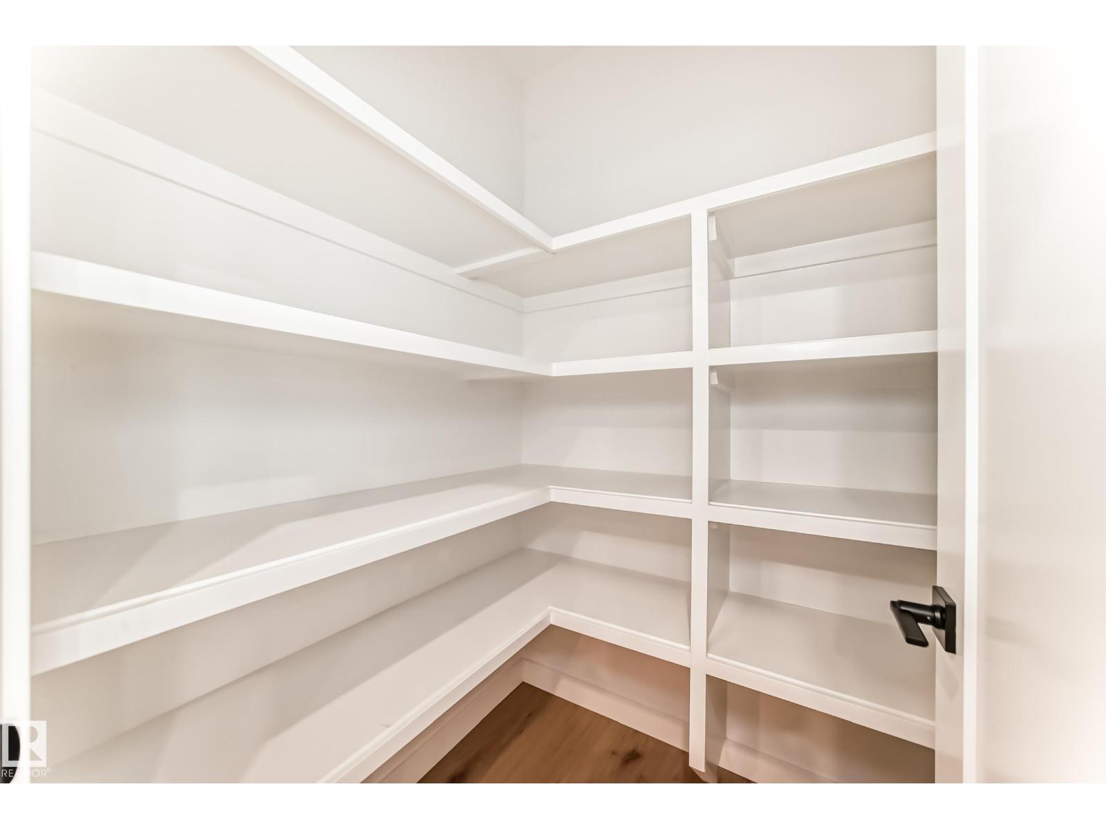 9637 85 St Nw Property Photo 35