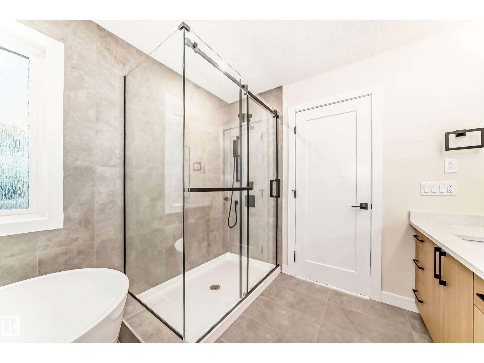 9637 85 St Nw Property Photo 44