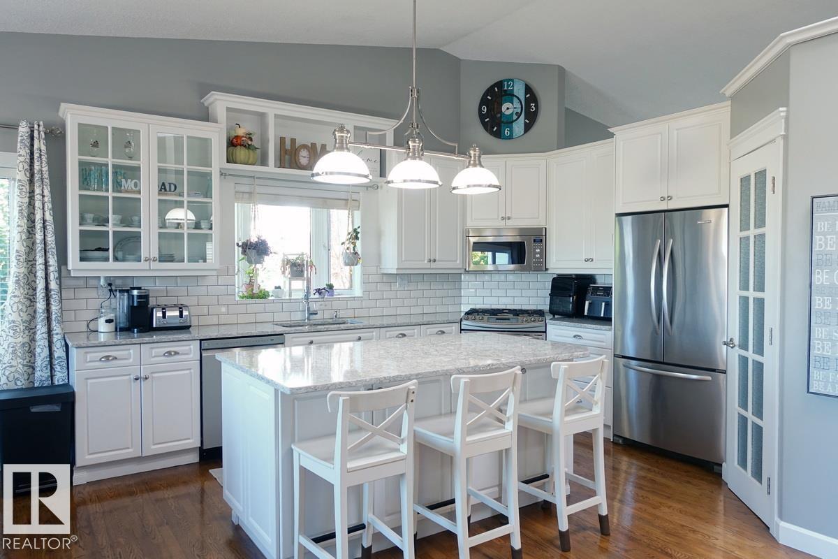 4420 56 Av Property Photo 7