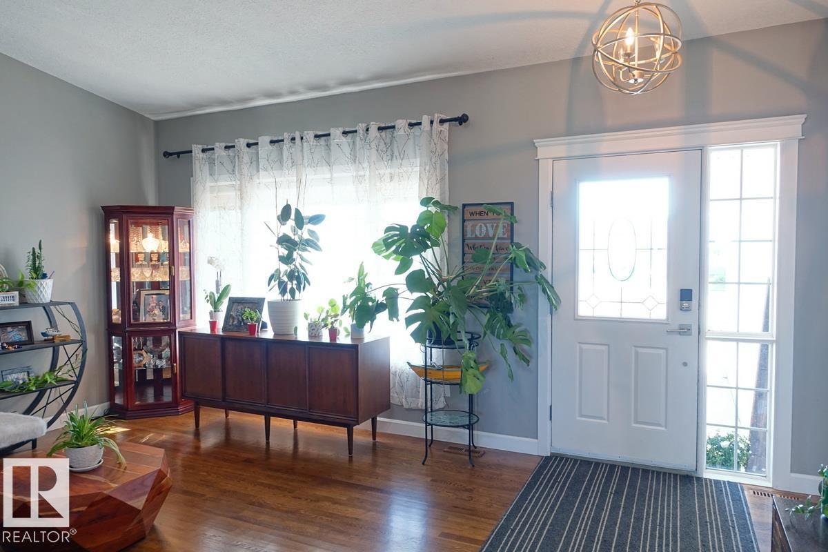 4420 56 Av Property Photo 13